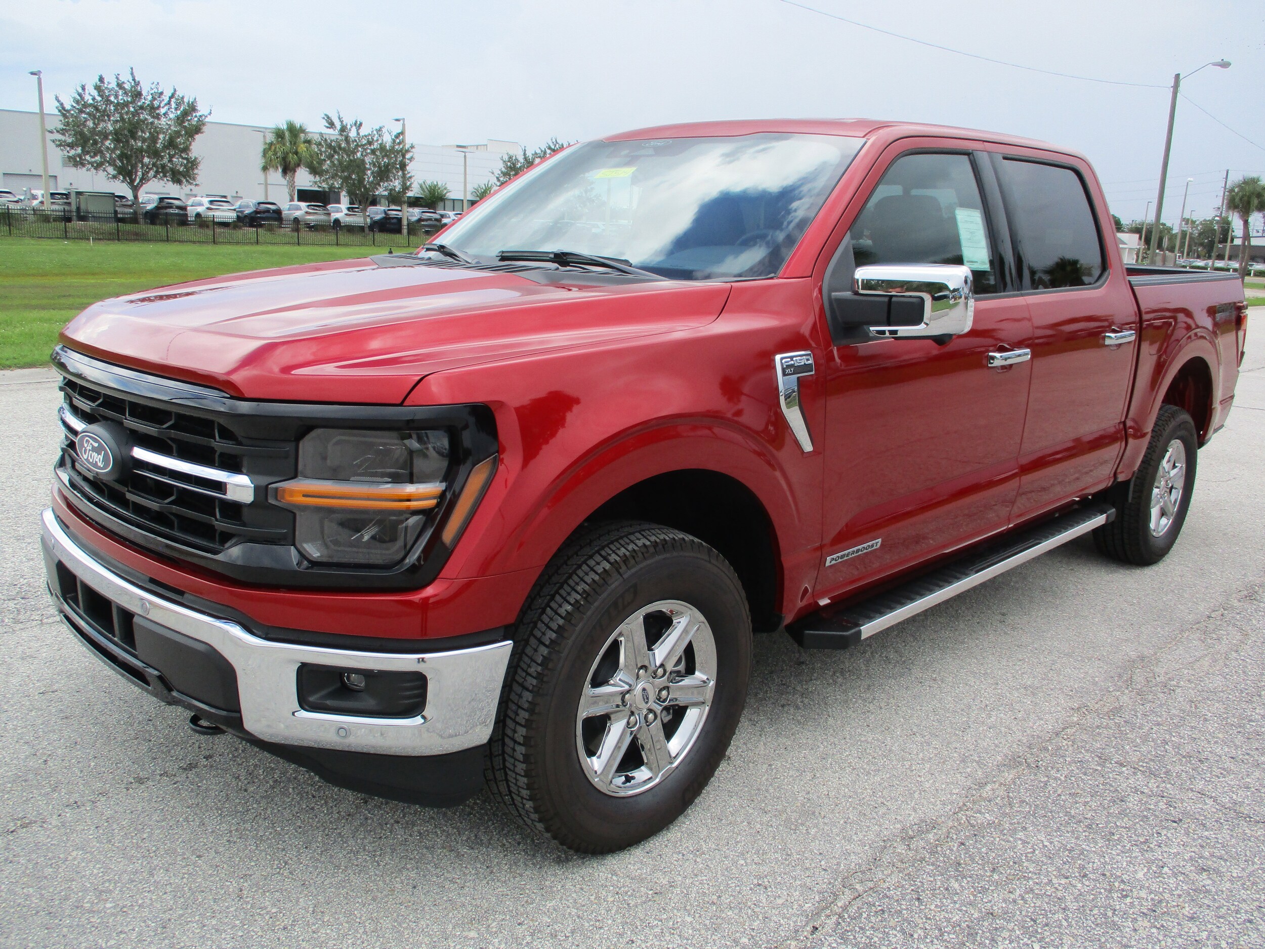 2025 Ford F-150 XLT photo 3