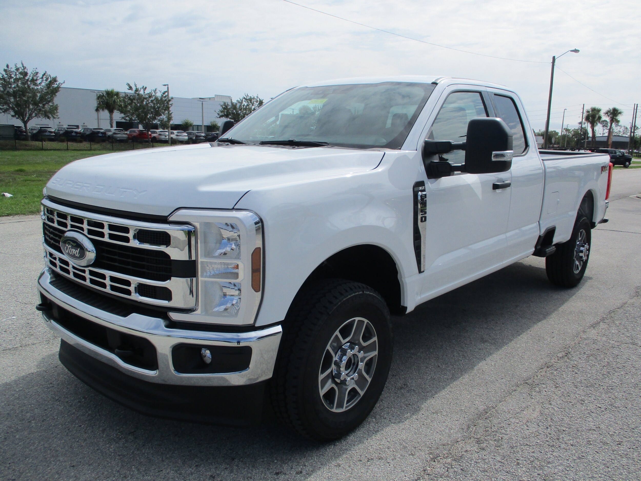 2025 Ford F-350 XLT photo 3