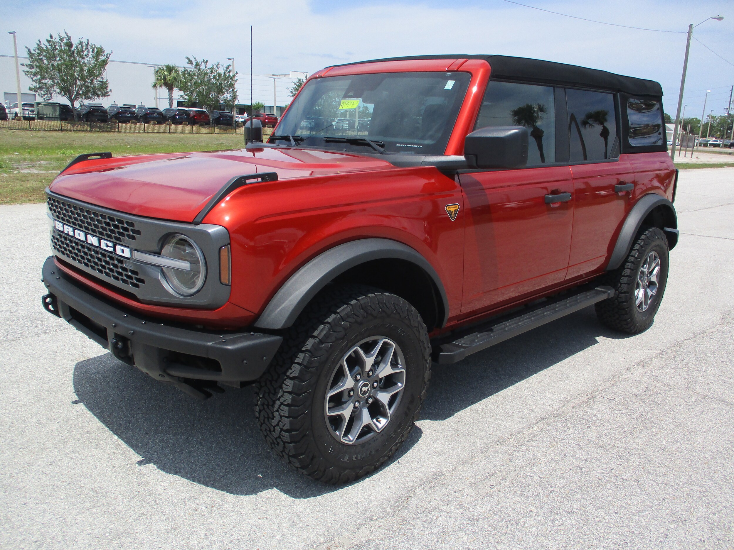 2024 Ford Bronco Badlands photo 3