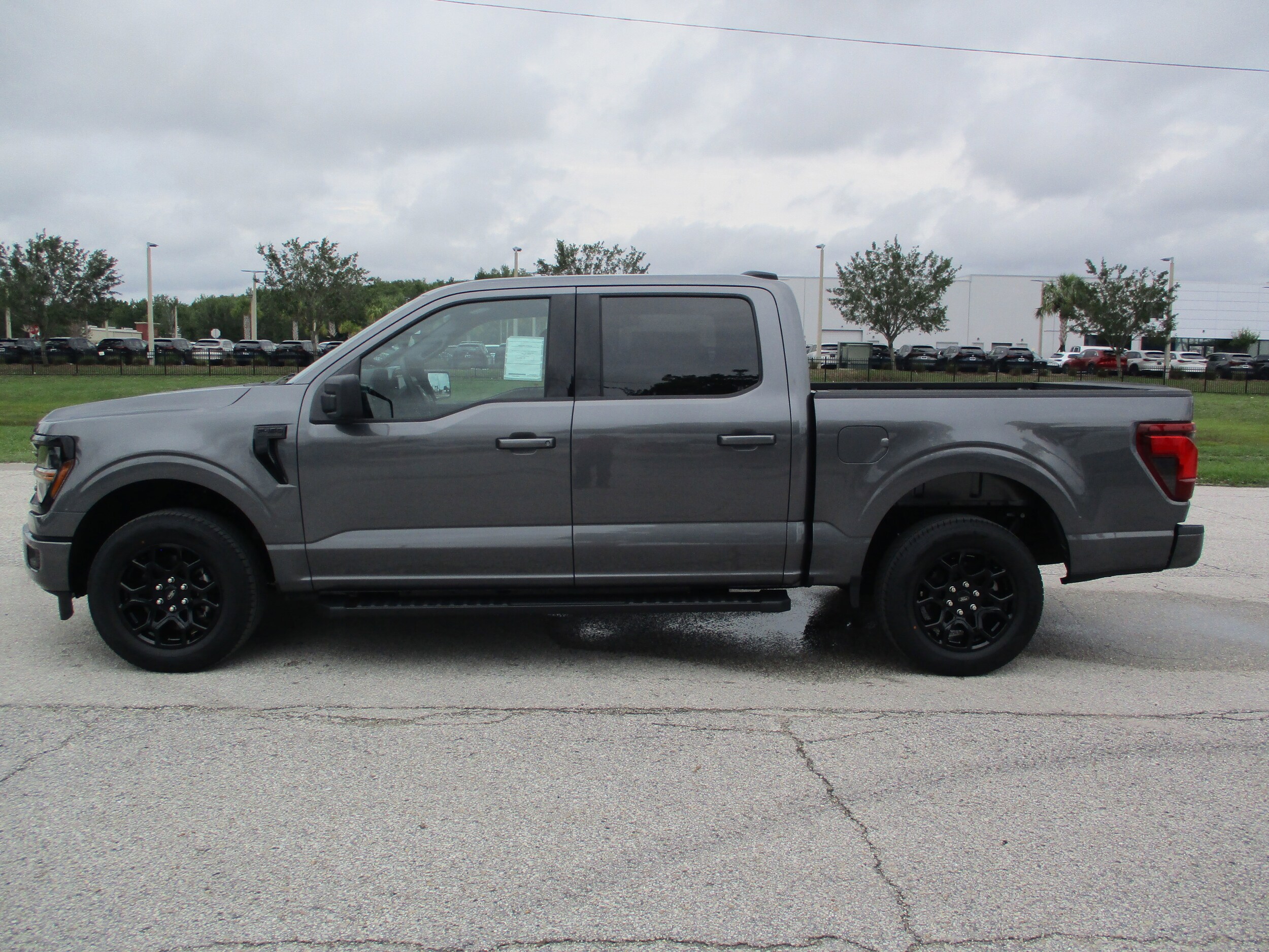 2025 Ford F-150 XLT photo 4