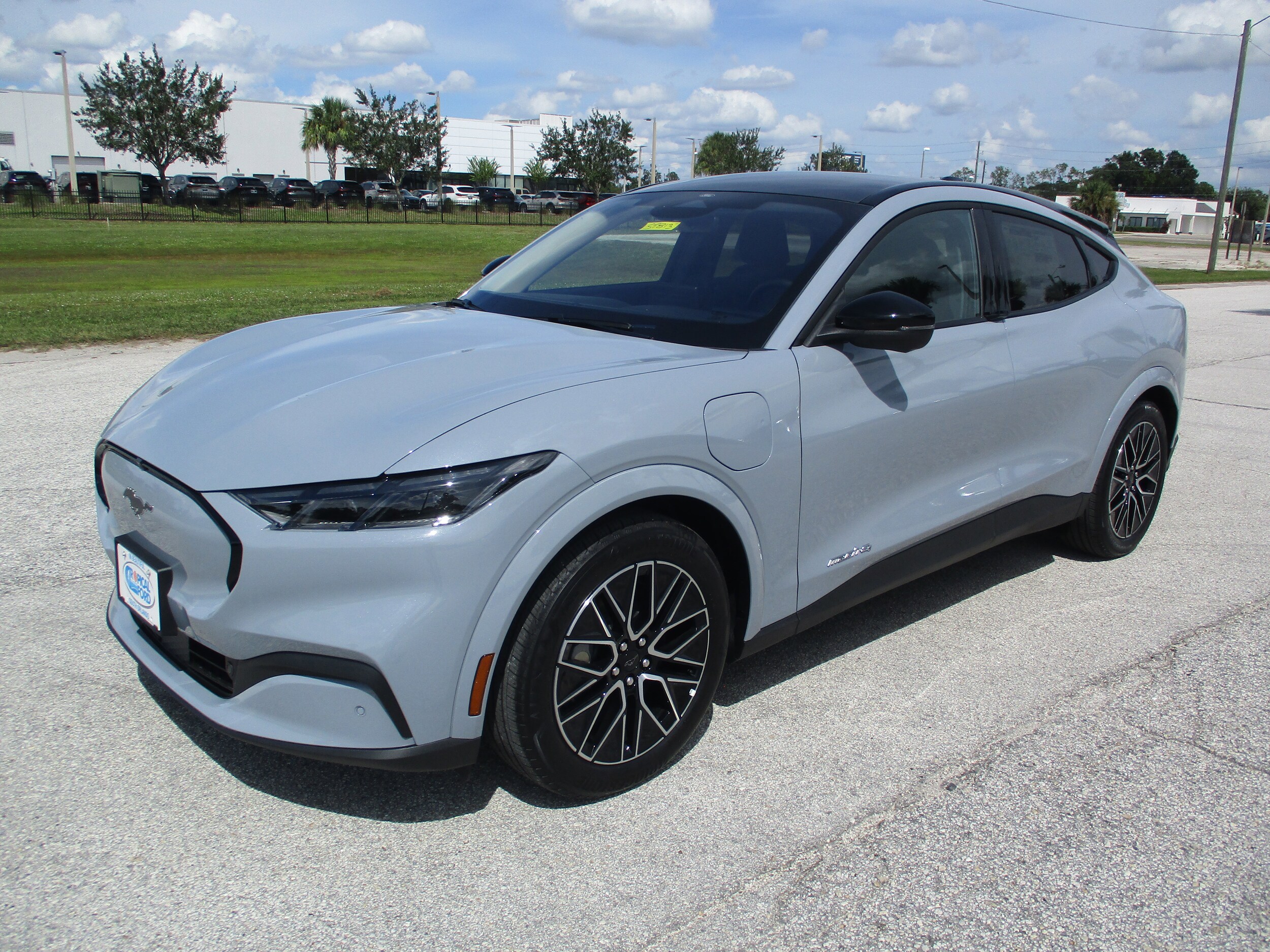 2025 Ford Mustang Mach-E Premium photo 2