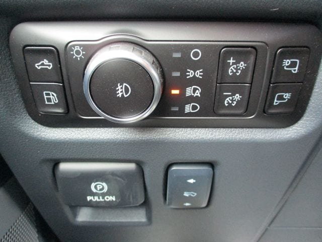 2025 Ford F-150 Lariat - Photo 11