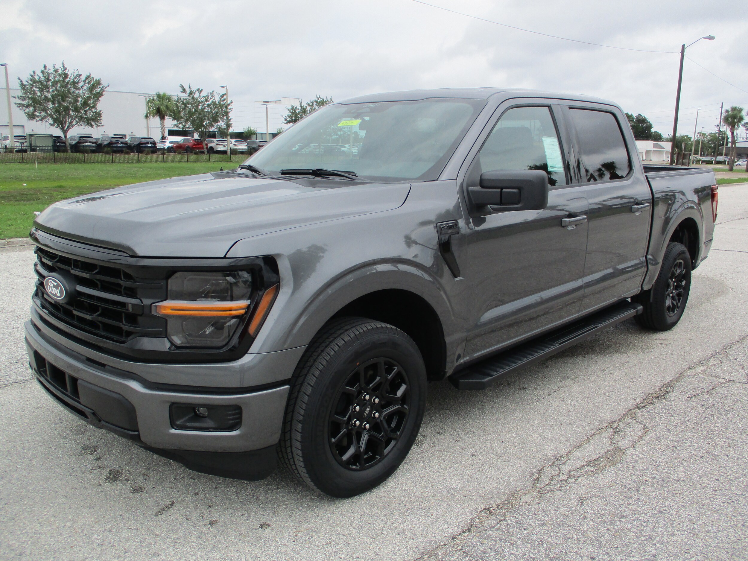 2025 Ford F-150 XLT photo 3