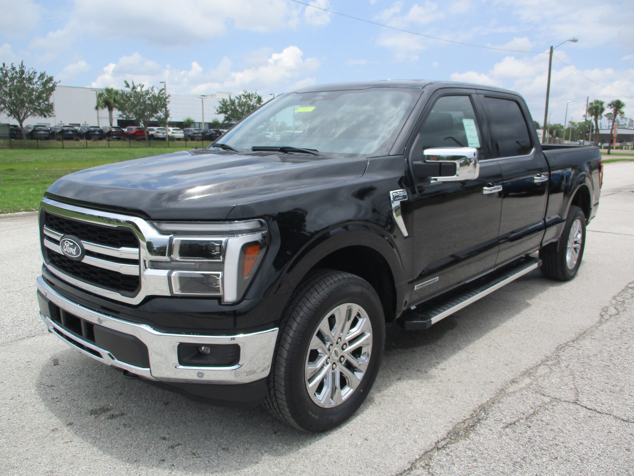 2025 Ford F-150 Lariat photo 3