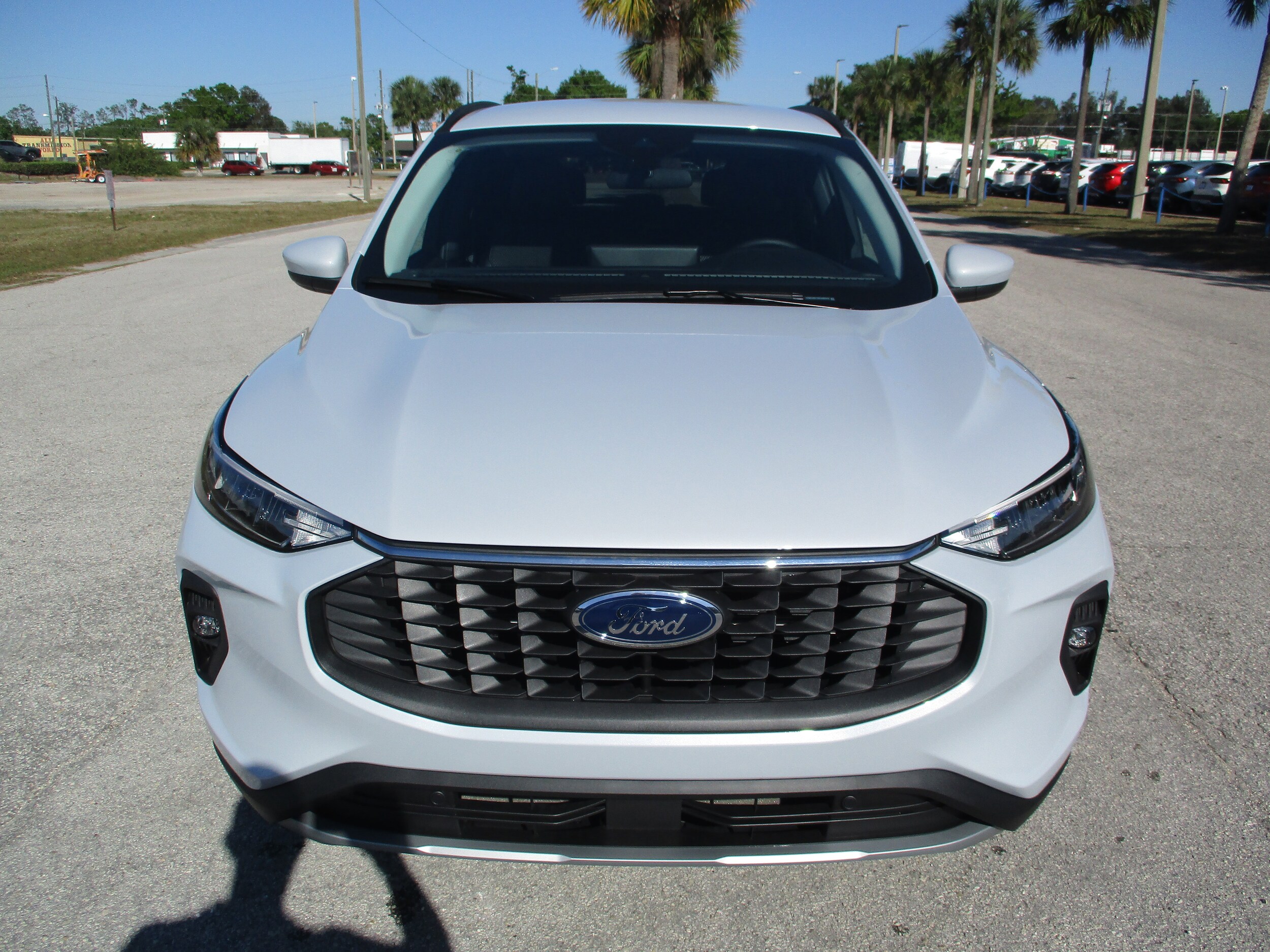 2025 Ford Escape Plug-In Hybrid photo 2