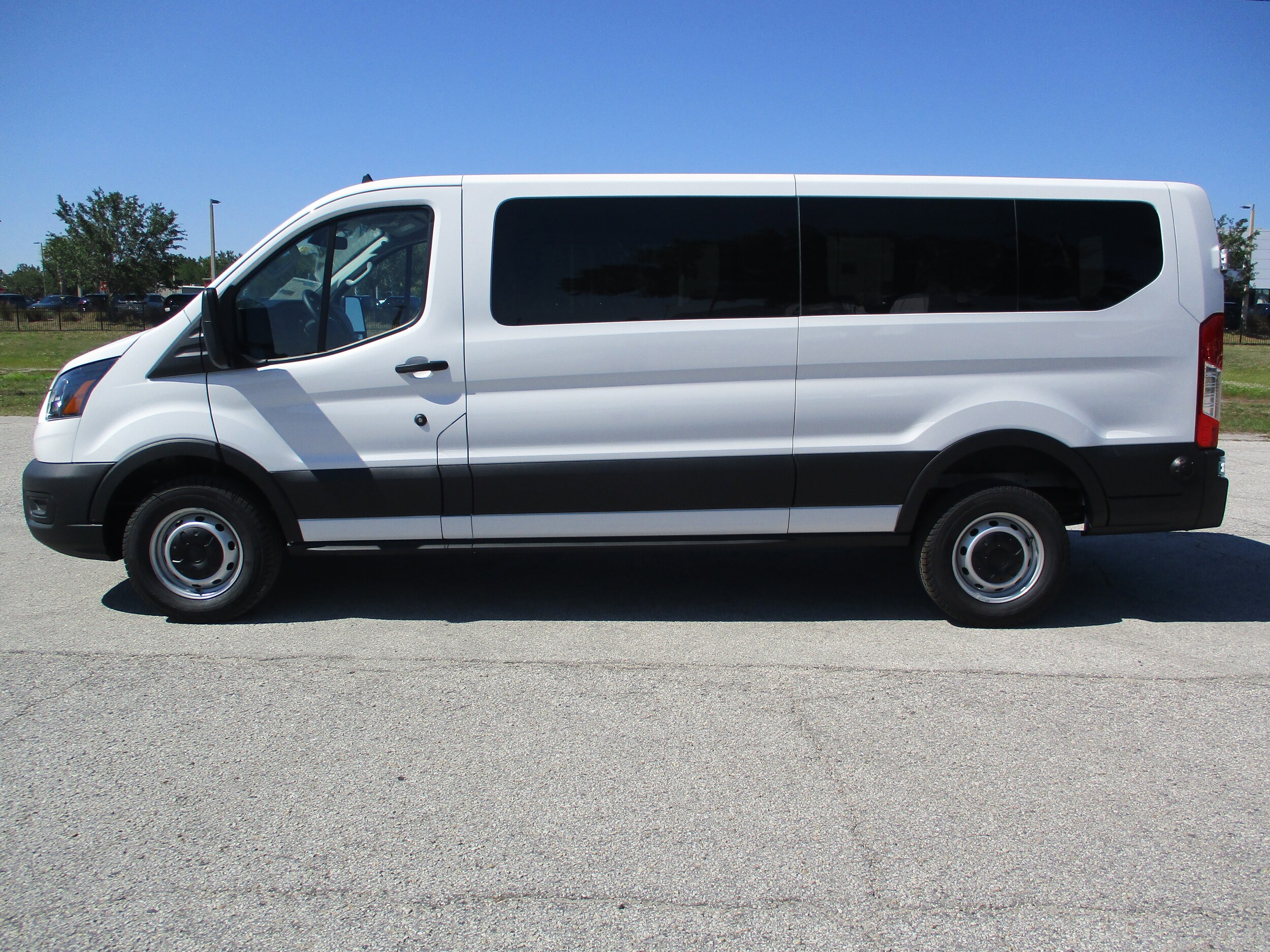 2025 Ford Transit Cargo Van photo 4