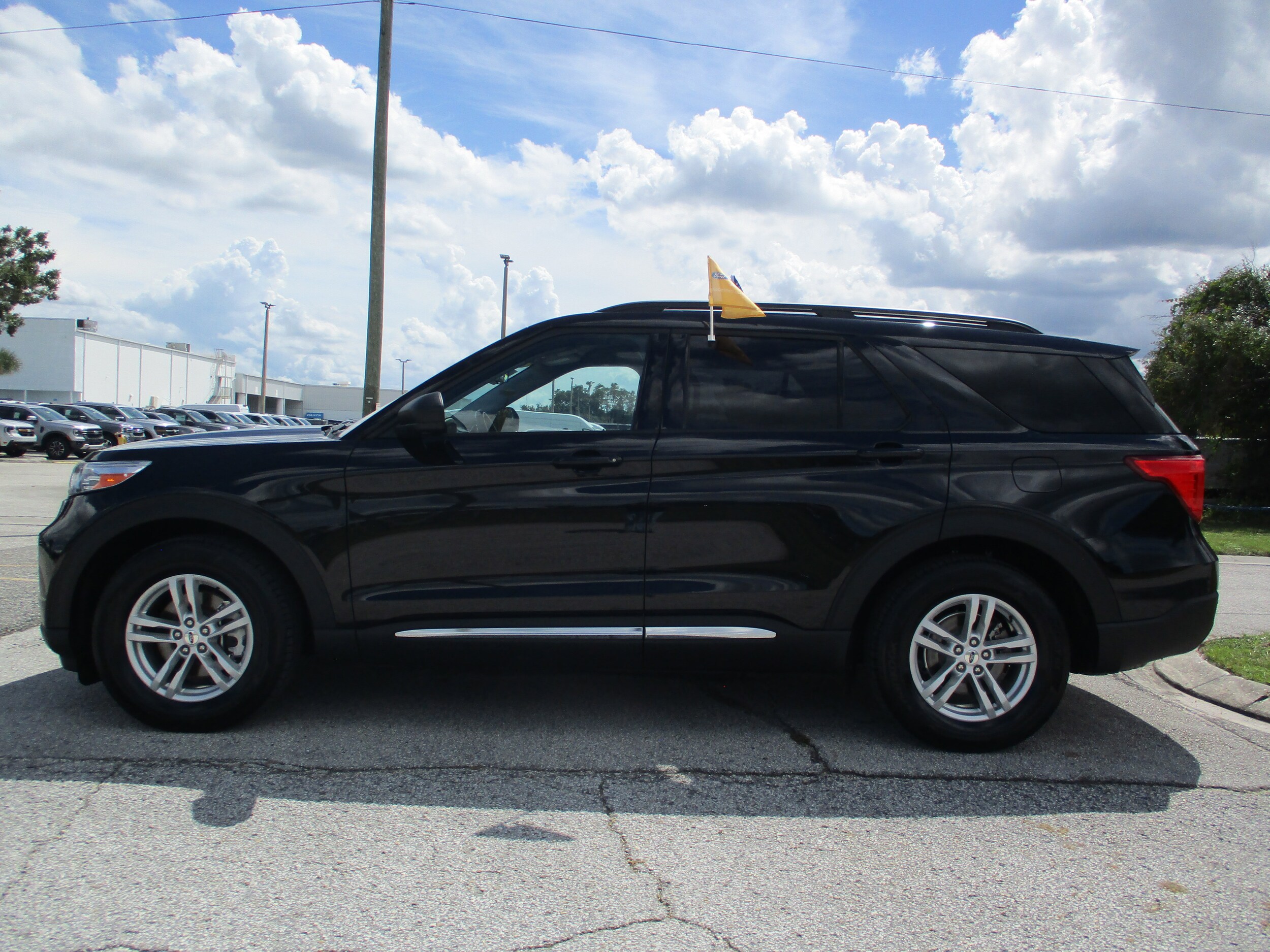 2022 Ford Explorer XLT photo 4