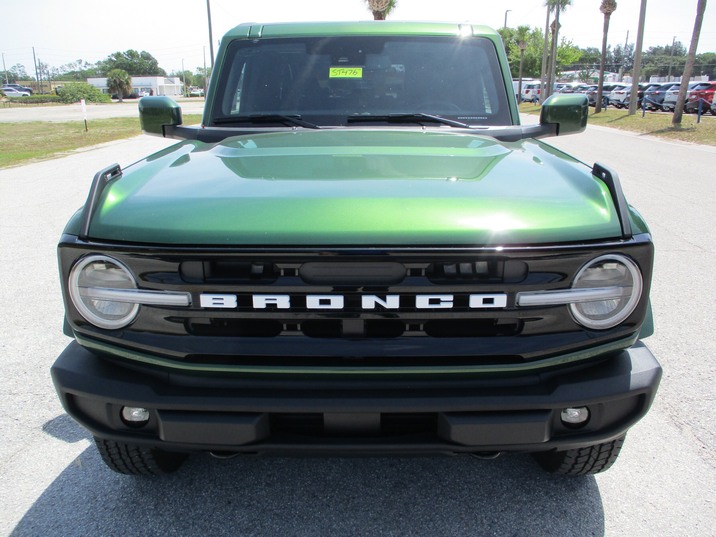 2025 Ford Bronco Outer Banks photo 2