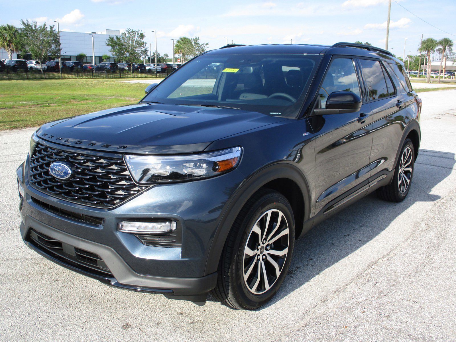 2024 Ford Explorer ST-Line photo 3