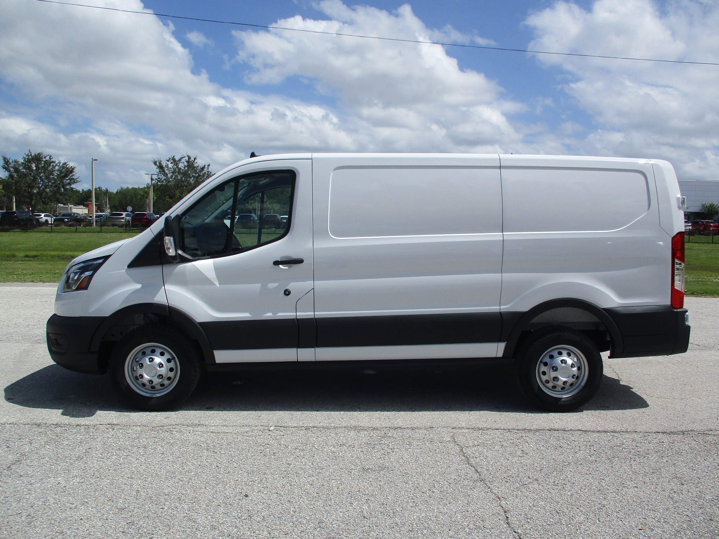 2025 Ford Transit Cargo Van photo 4