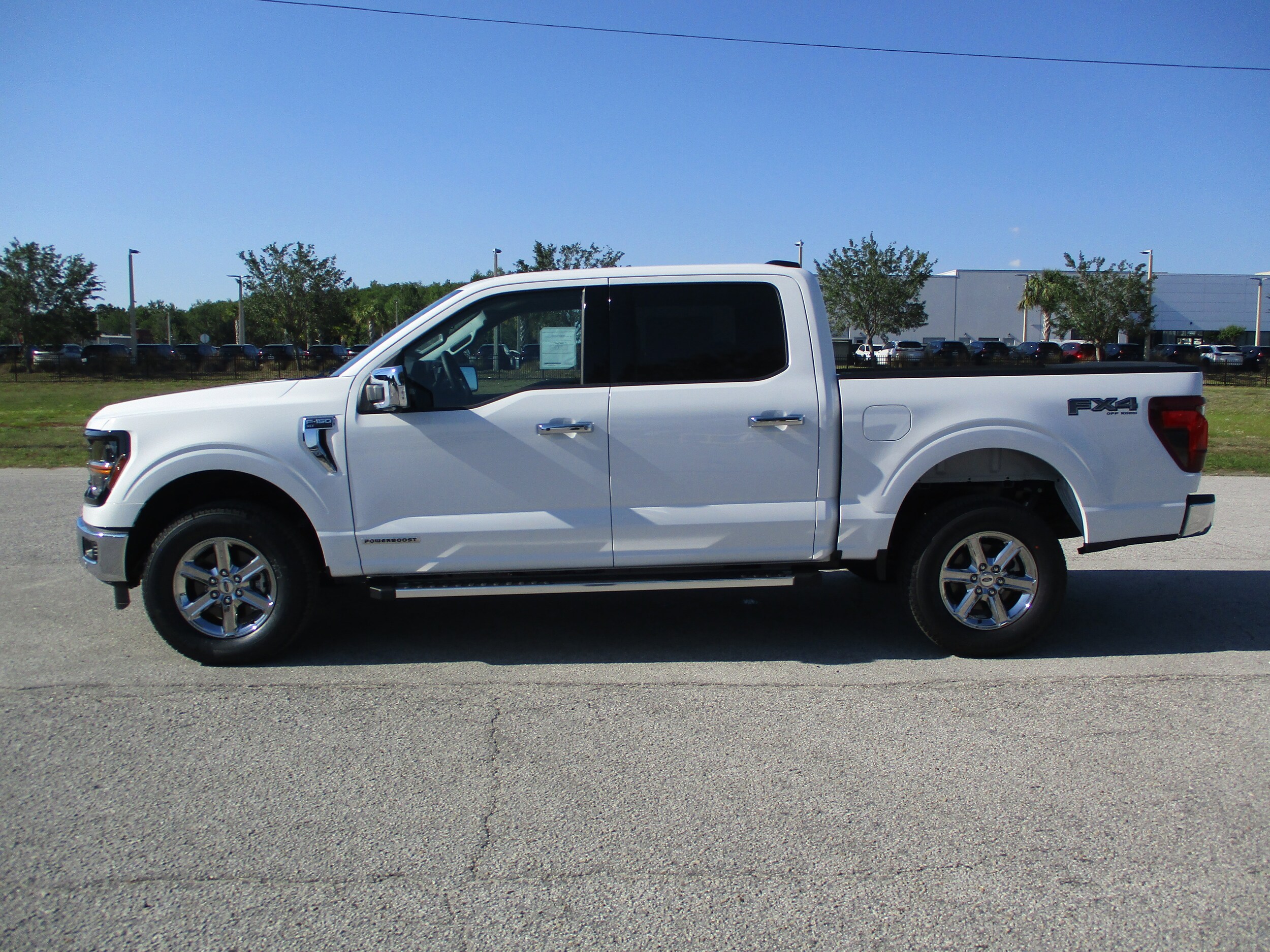 2025 Ford F-150 XLT photo 4