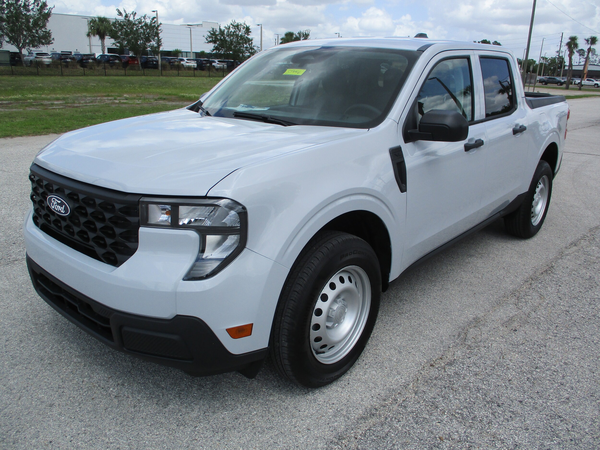 2025 Ford Maverick XL photo 2