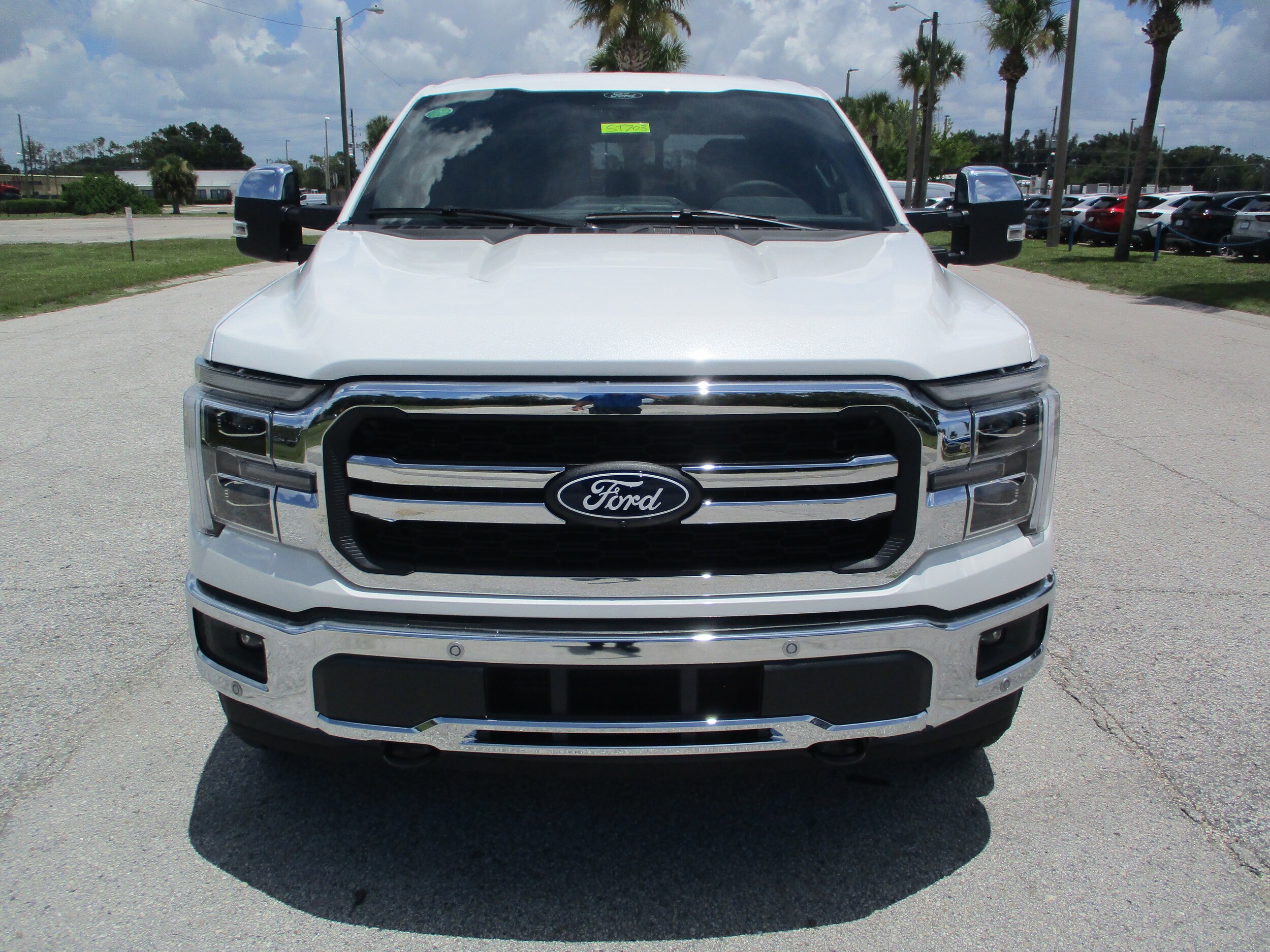 2025 Ford F-150 Lariat photo 2