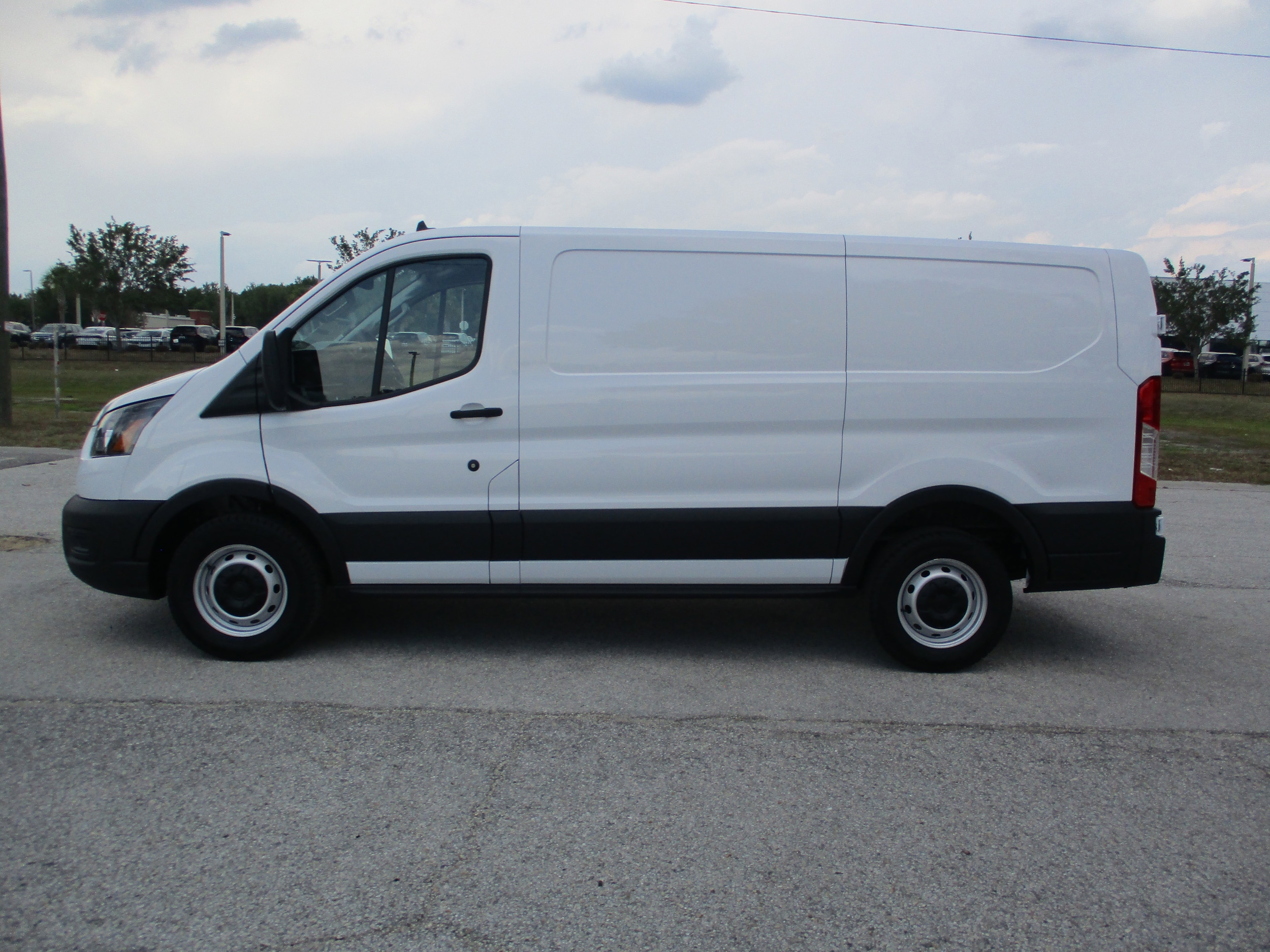 2025 Ford Transit Cargo Van photo 4