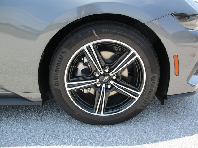 2025 Ford Mustang EcoBoost Premium Convertible - Photo 9