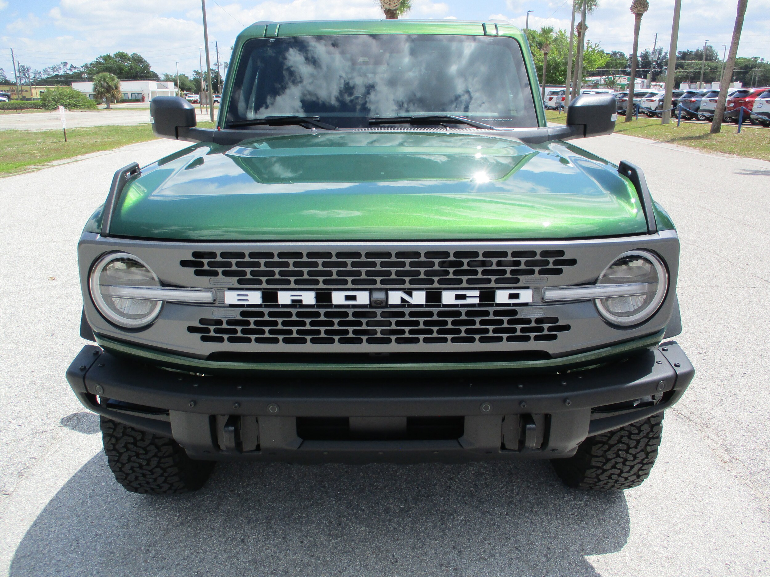 2025 Ford Bronco Badlands photo 2