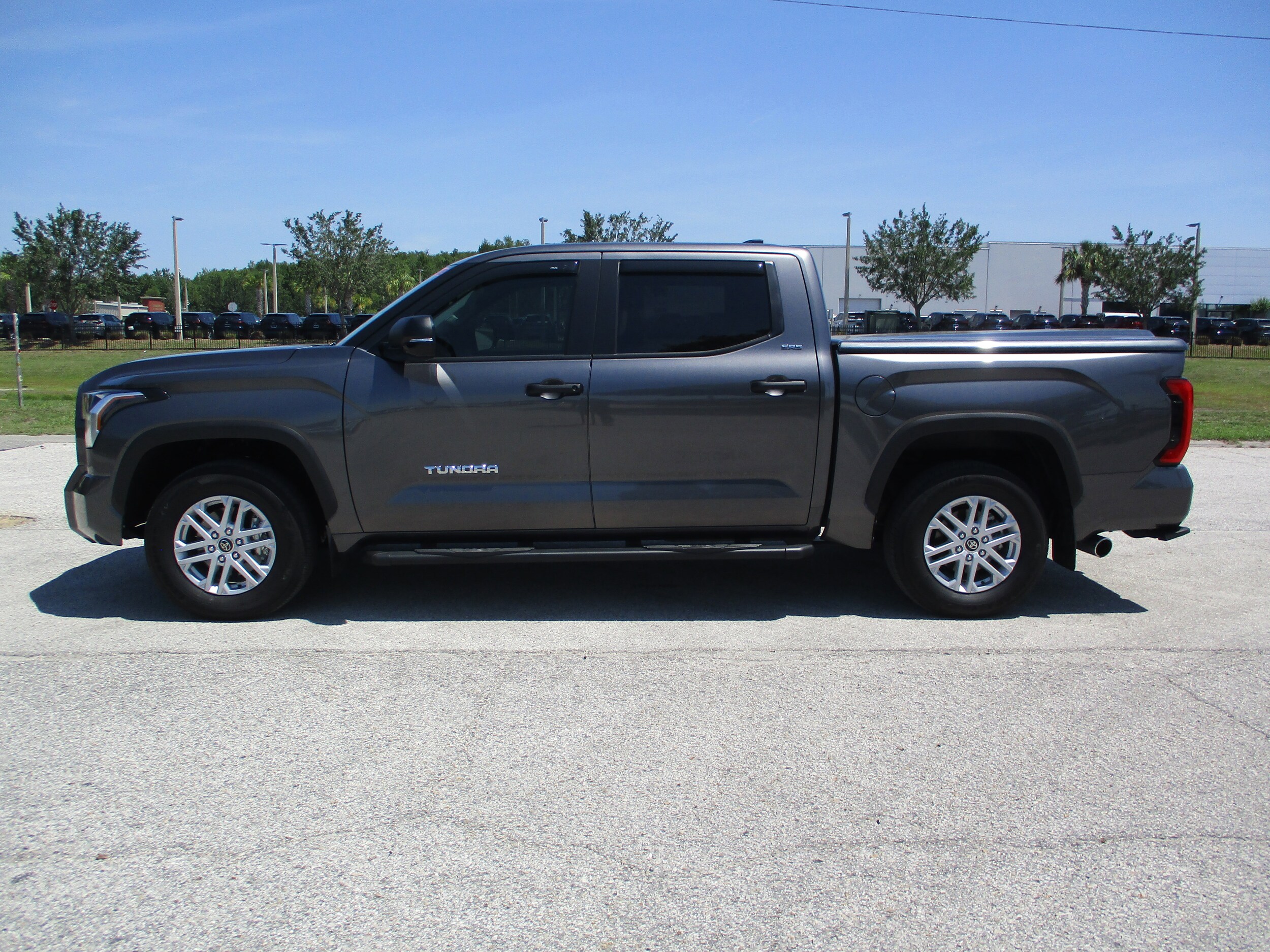 2024 Toyota Tundra SR5 photo 4