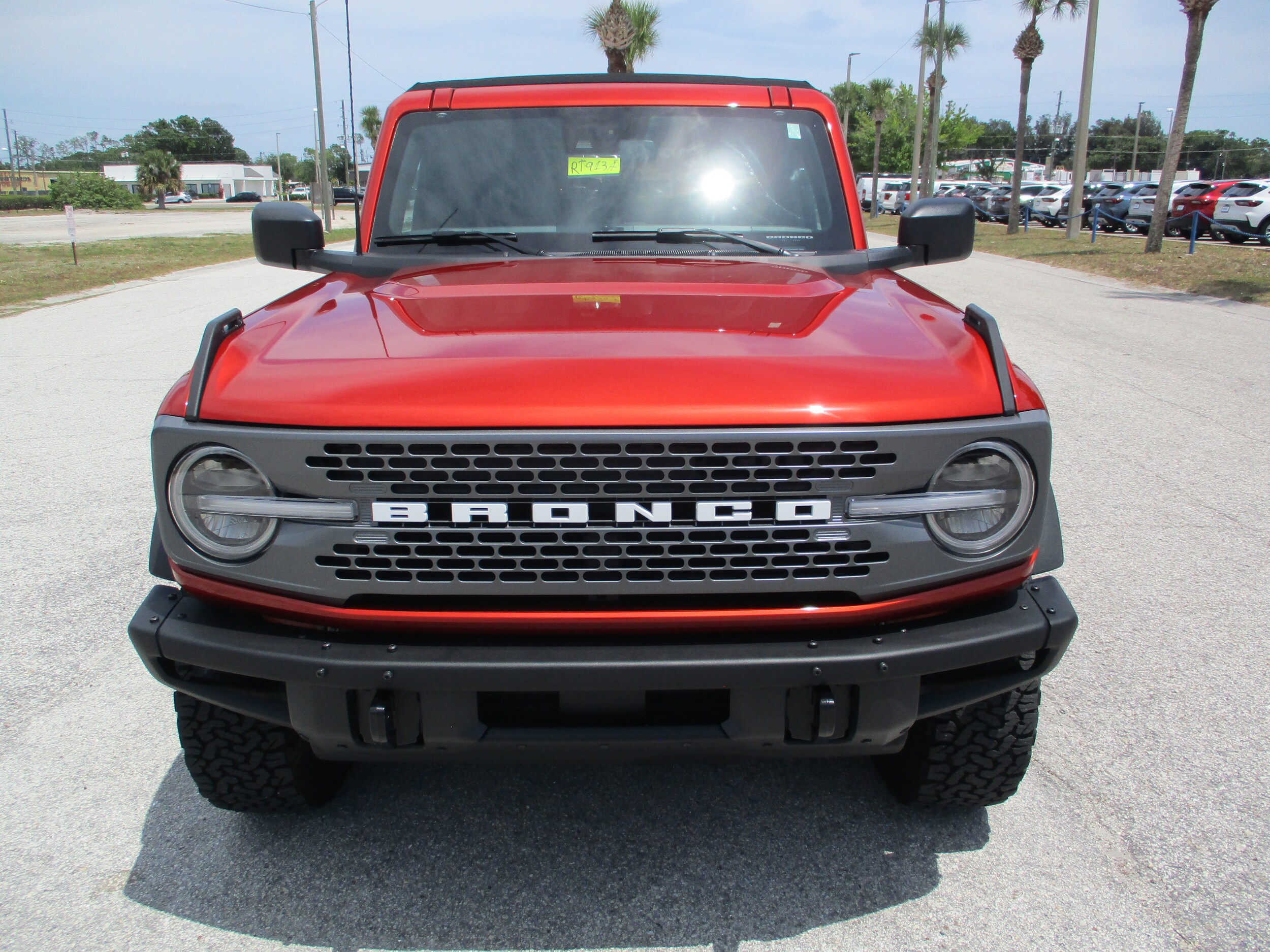 2024 Ford Bronco Badlands photo 2