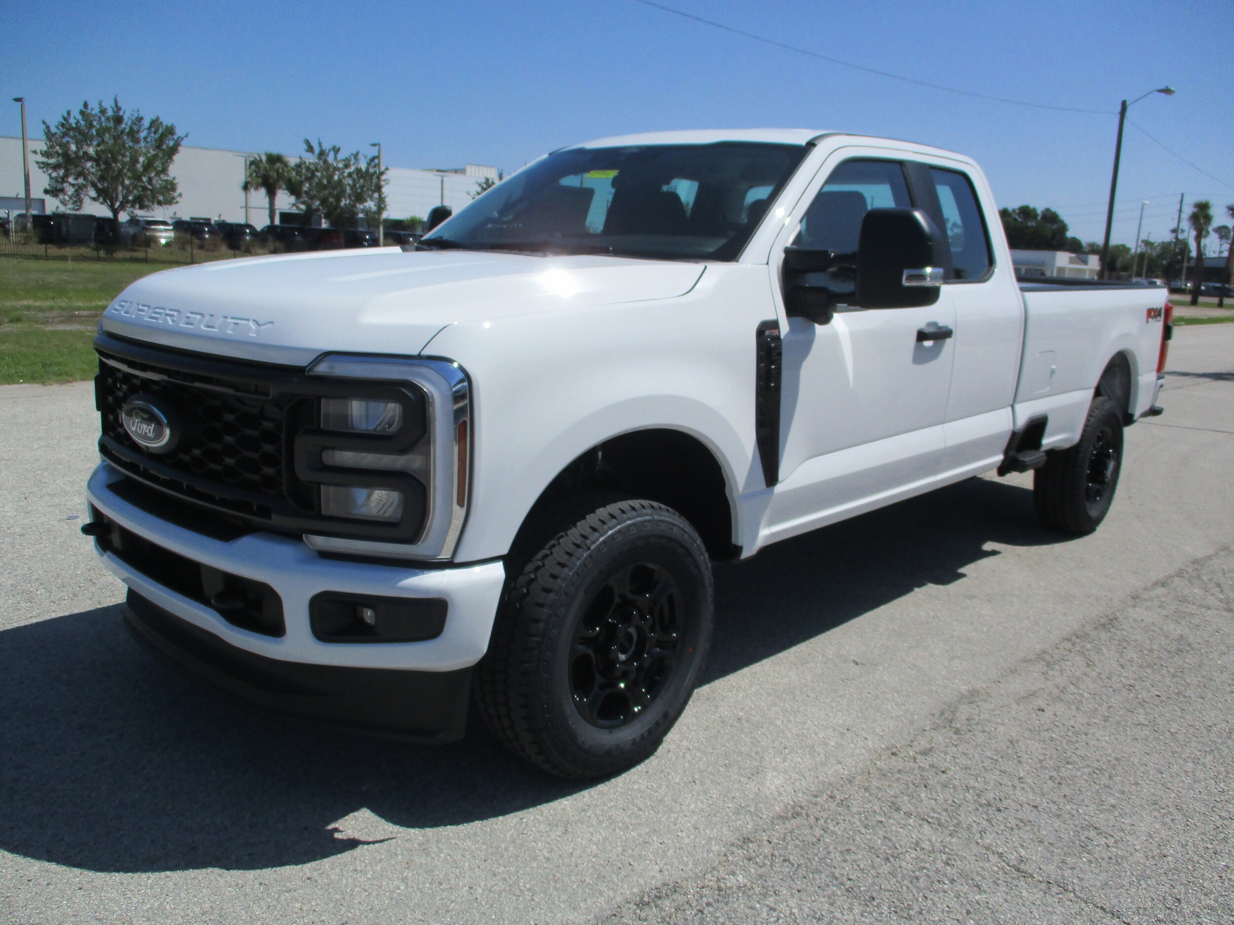 2025 Ford F-350 photo 3