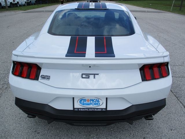 2025 Ford Mustang GT Fastback - Photo 6
