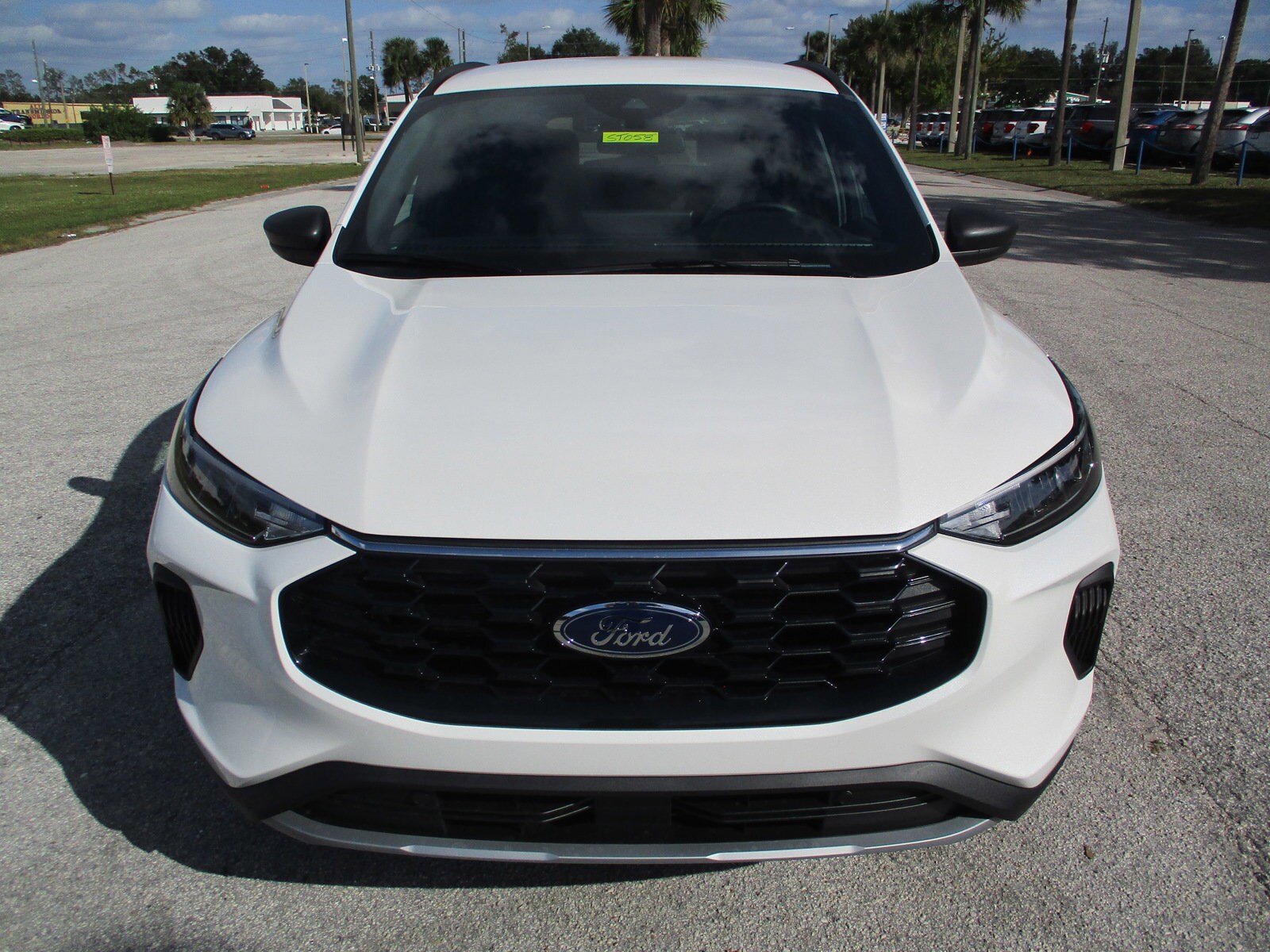 2025 Ford Escape ST-Line photo 2