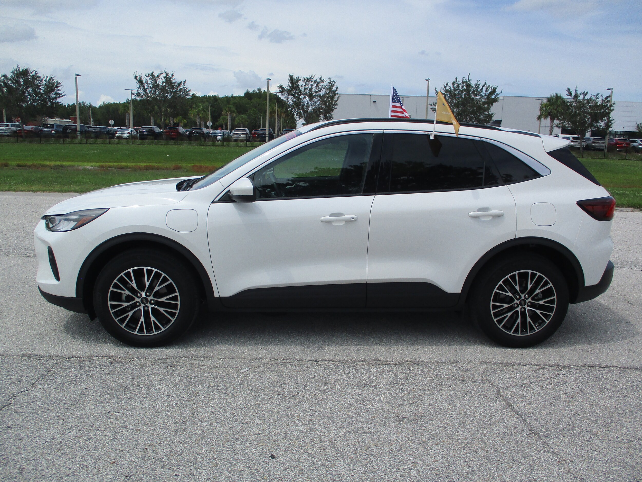 2023 Ford Escape photo 4
