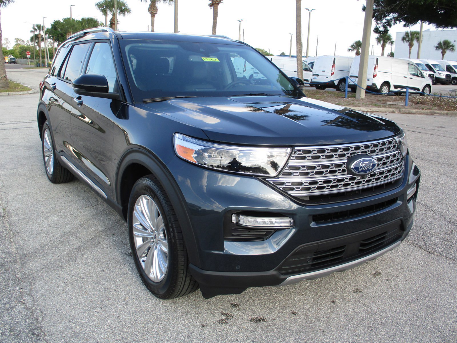 2024 Ford Explorer Limited's photo