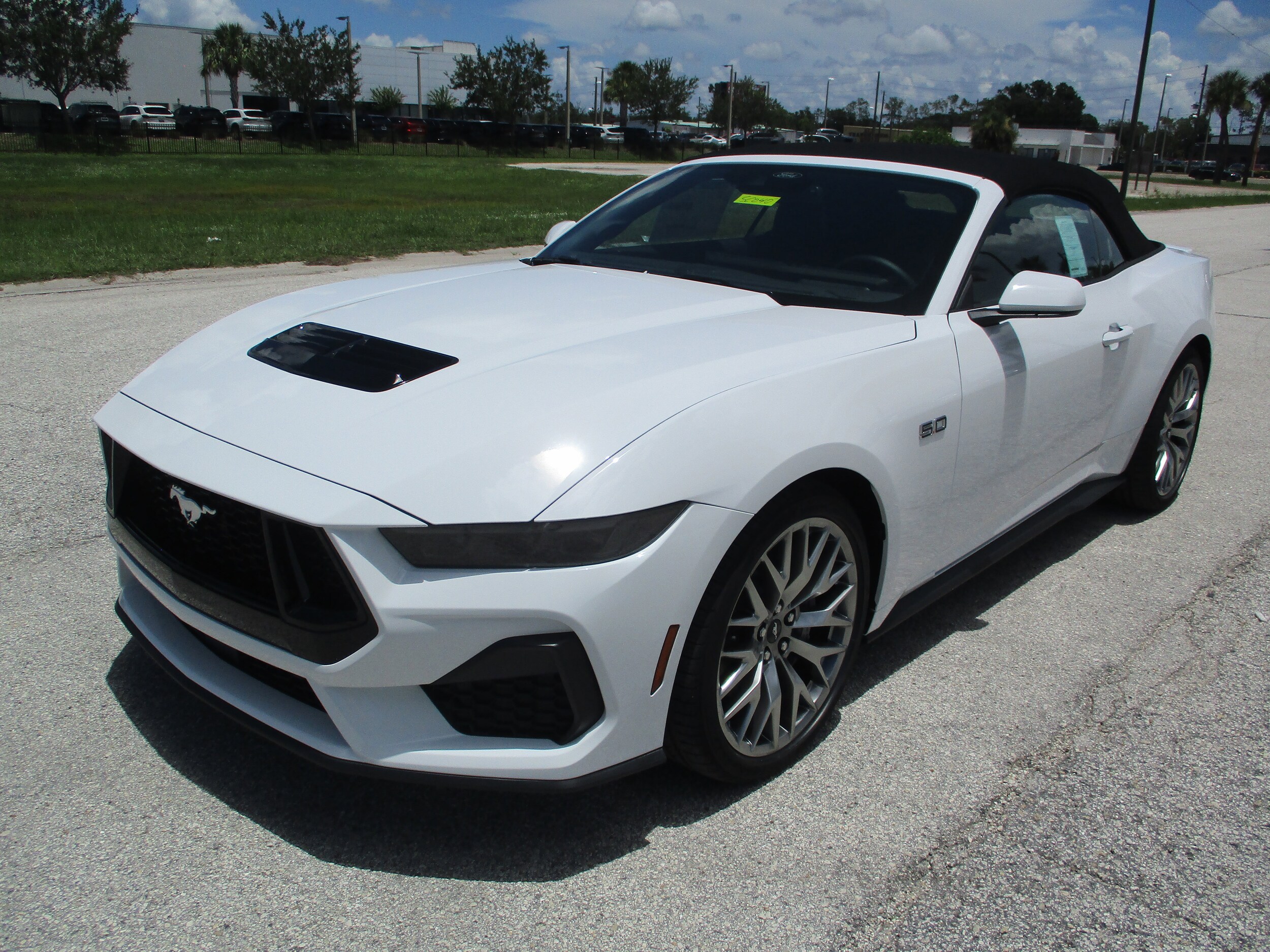 2025 Ford Mustang GT Premium Convertible photo 3