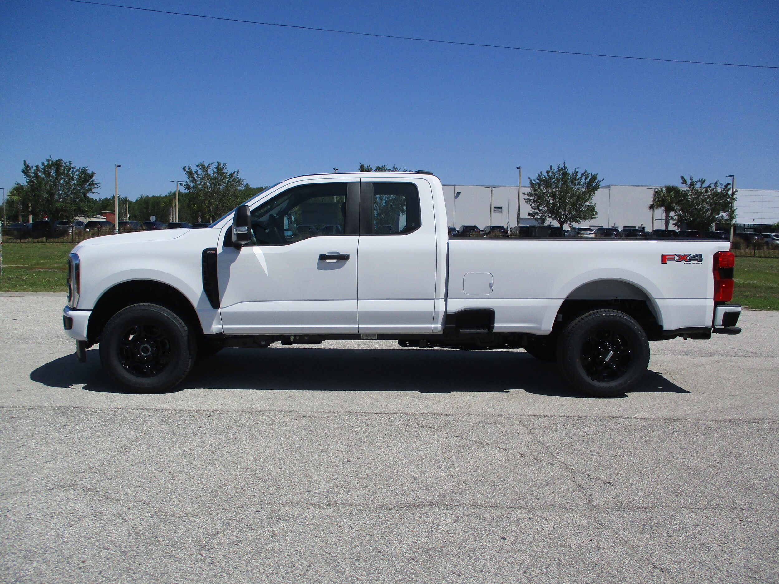 2025 Ford F-350 photo 4