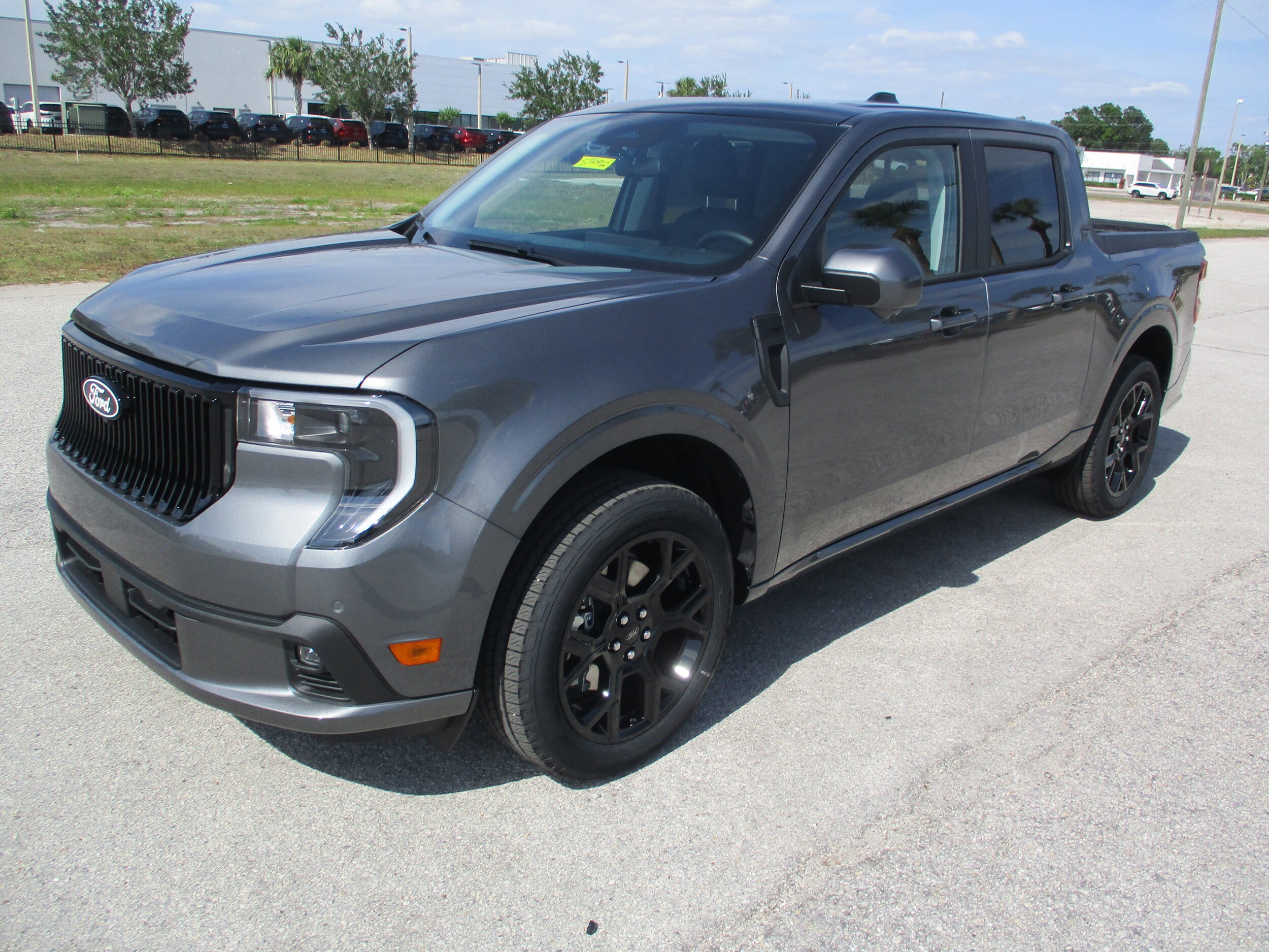 2025 Ford Maverick photo 3