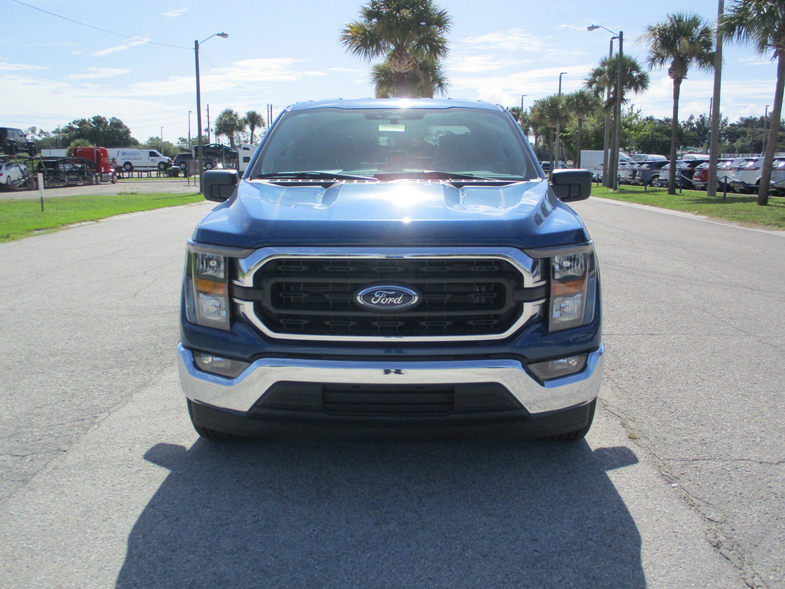 2023 Ford F-150 XLT photo 2
