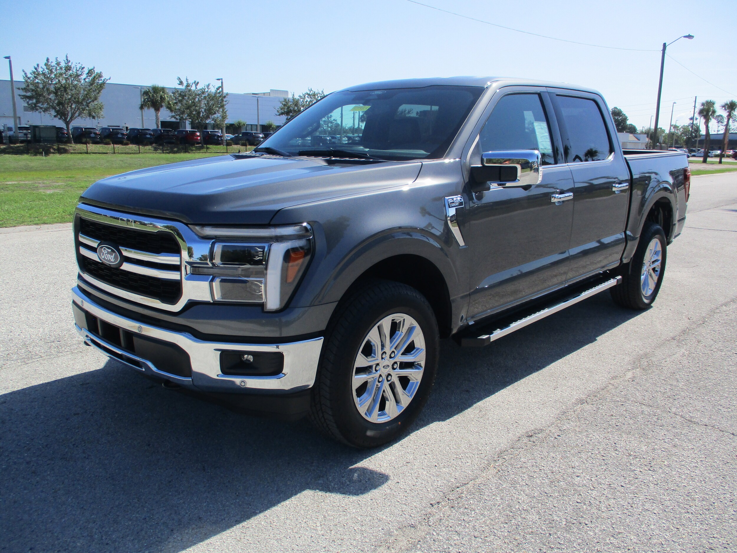 2025 Ford F-150 Lariat photo 3