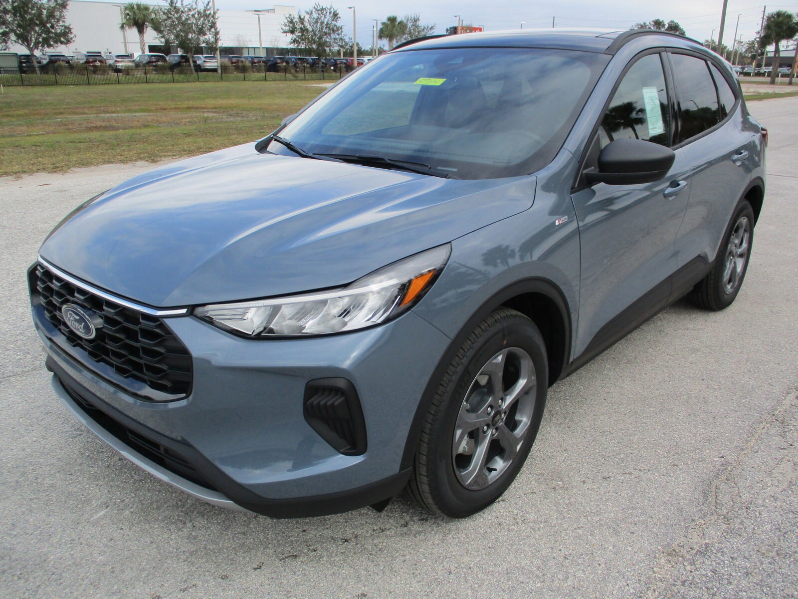 2025 Ford Escape ST-Line photo 3