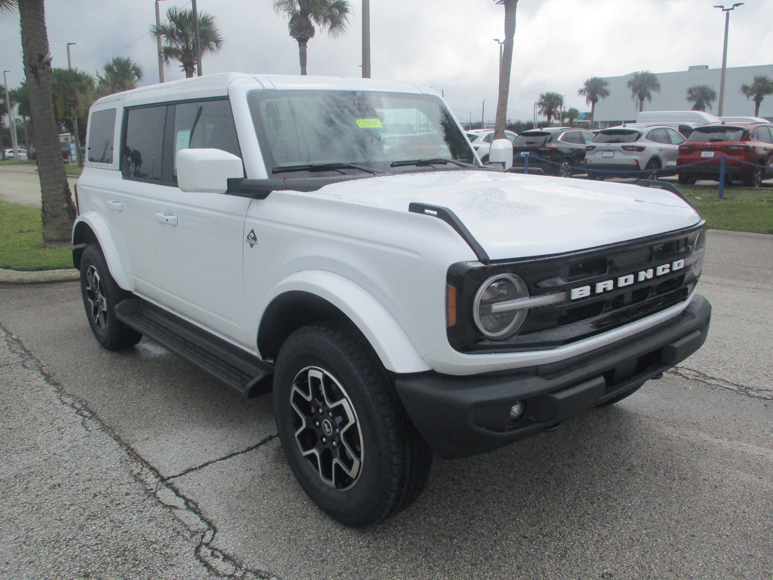 2025 Ford Bronco 4-Door Outer Banks's photo