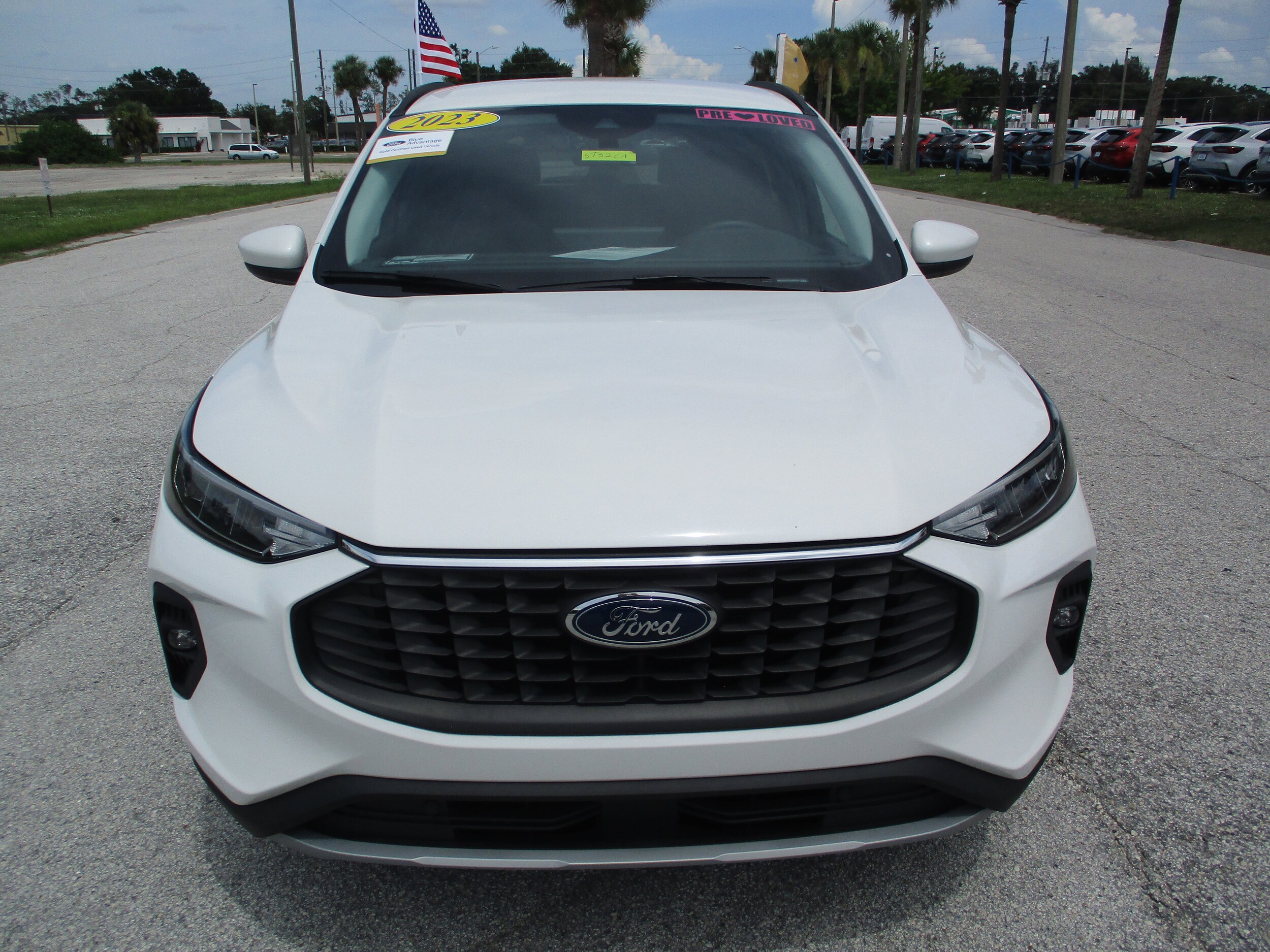 2023 Ford Escape photo 2