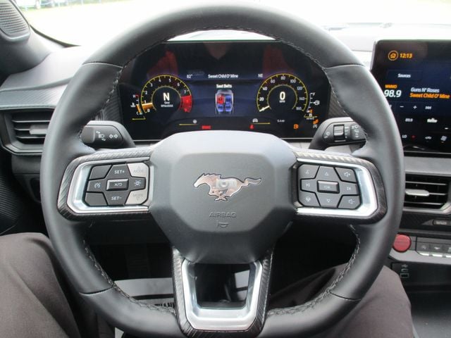 2025 Ford Mustang GT Fastback - Photo 13