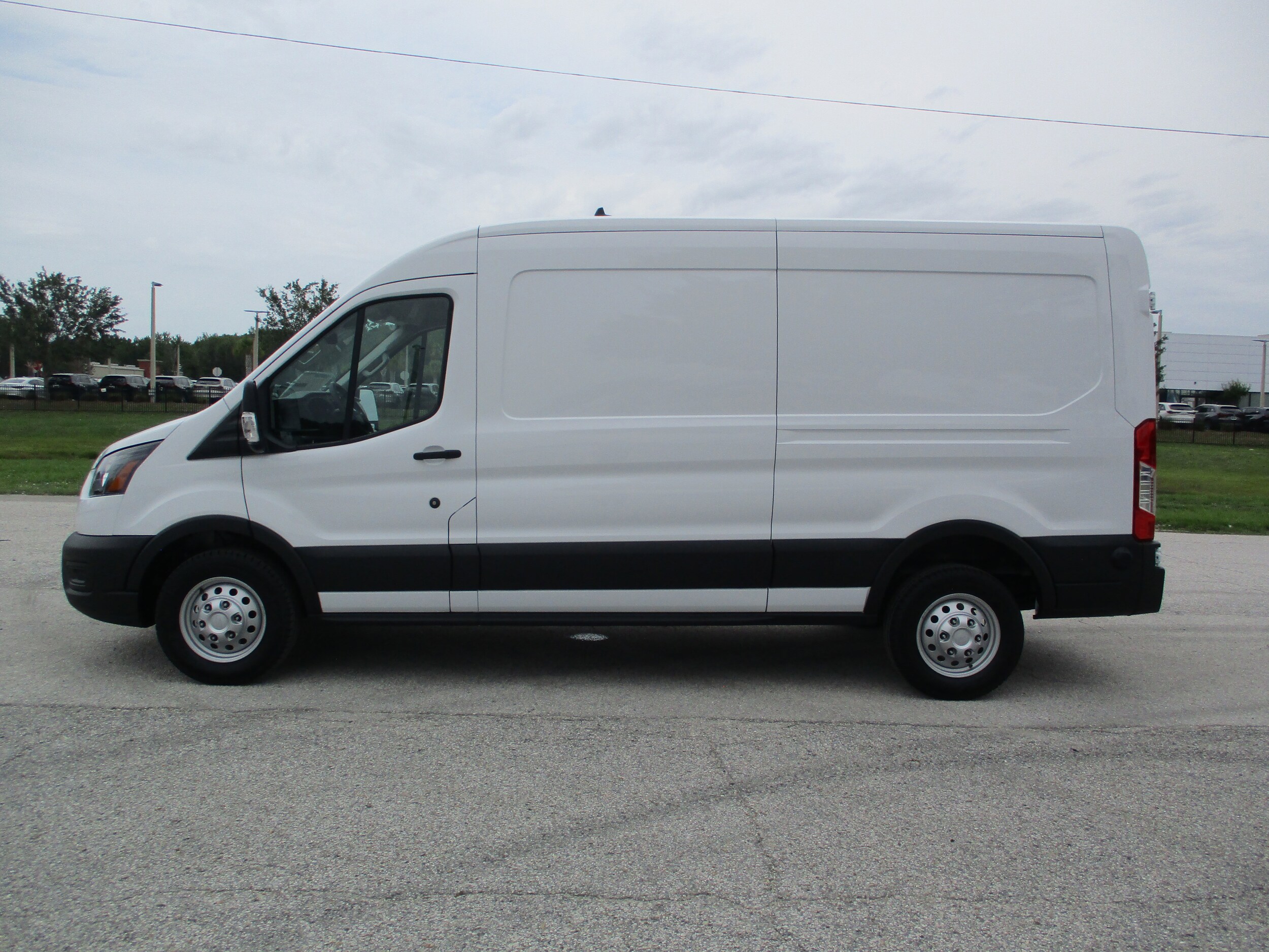 2025 Ford Transit Cargo Van photo 3