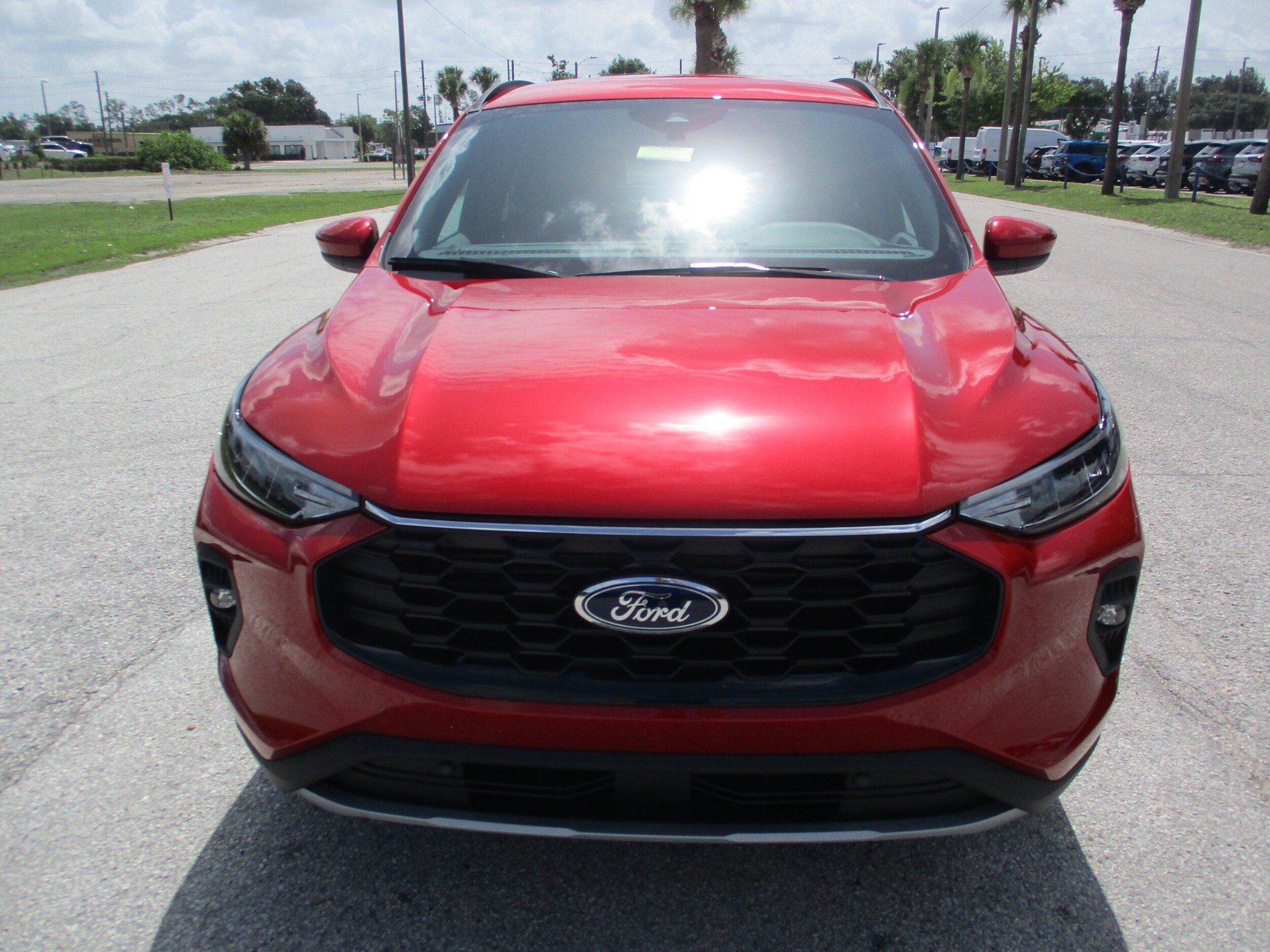 2025 Ford Escape ST-Line Select photo 2