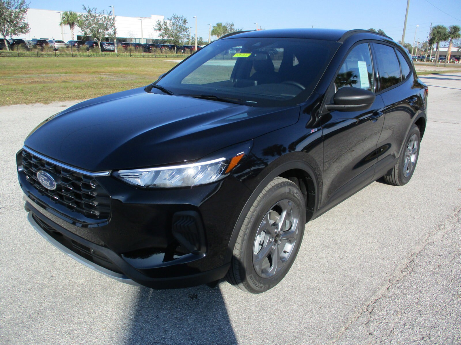 2025 Ford Escape ST-Line photo 3