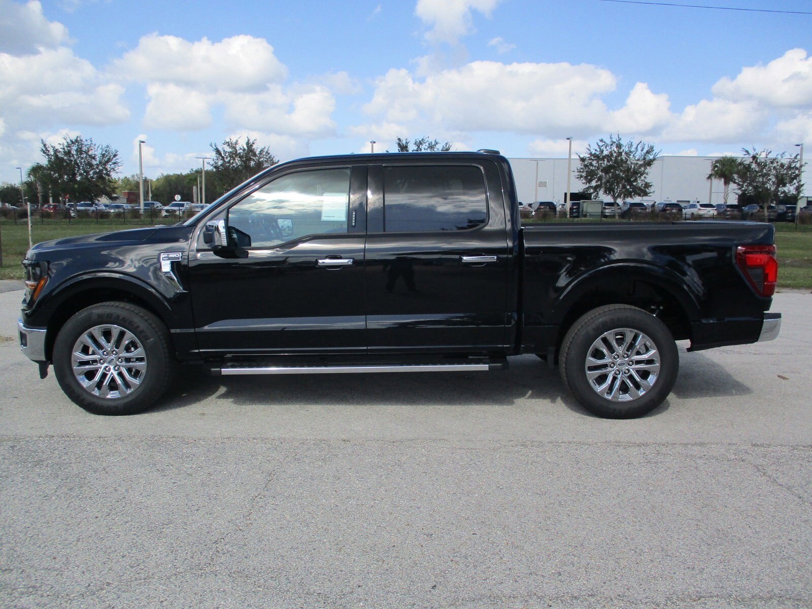 2024 Ford F-150 XLT photo 3