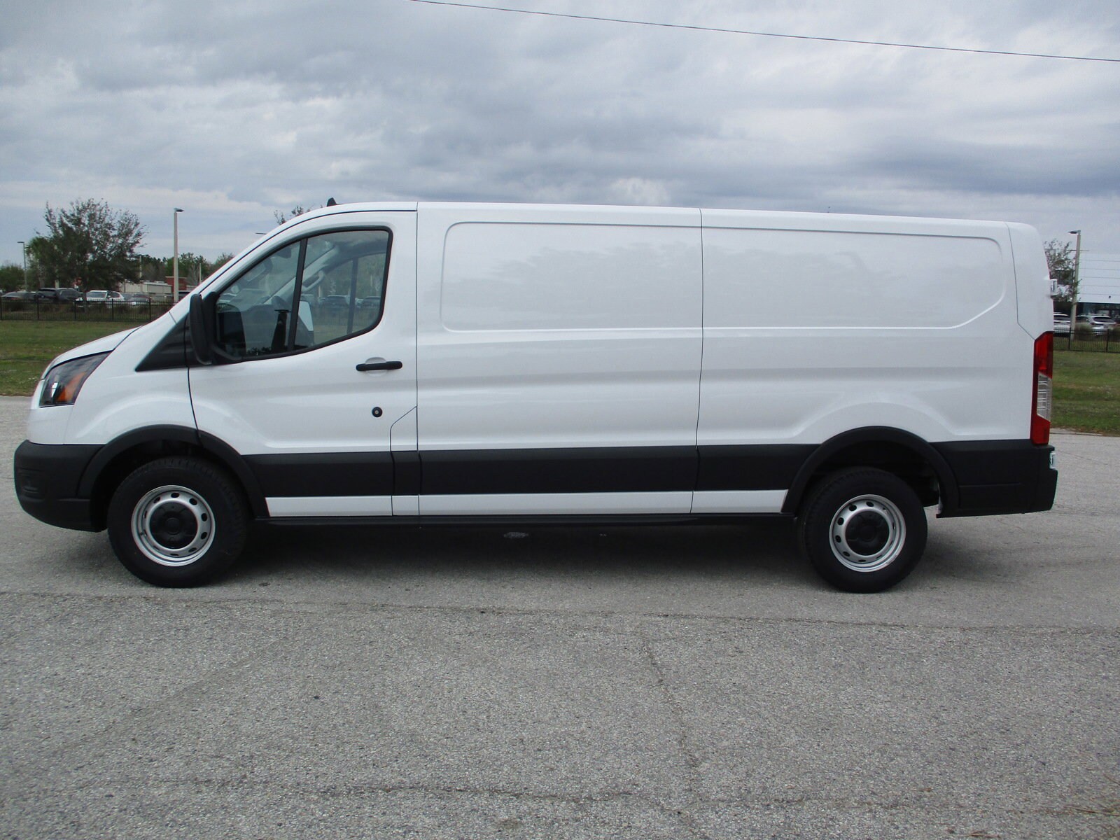 2025 Ford Transit Cargo Van photo 4