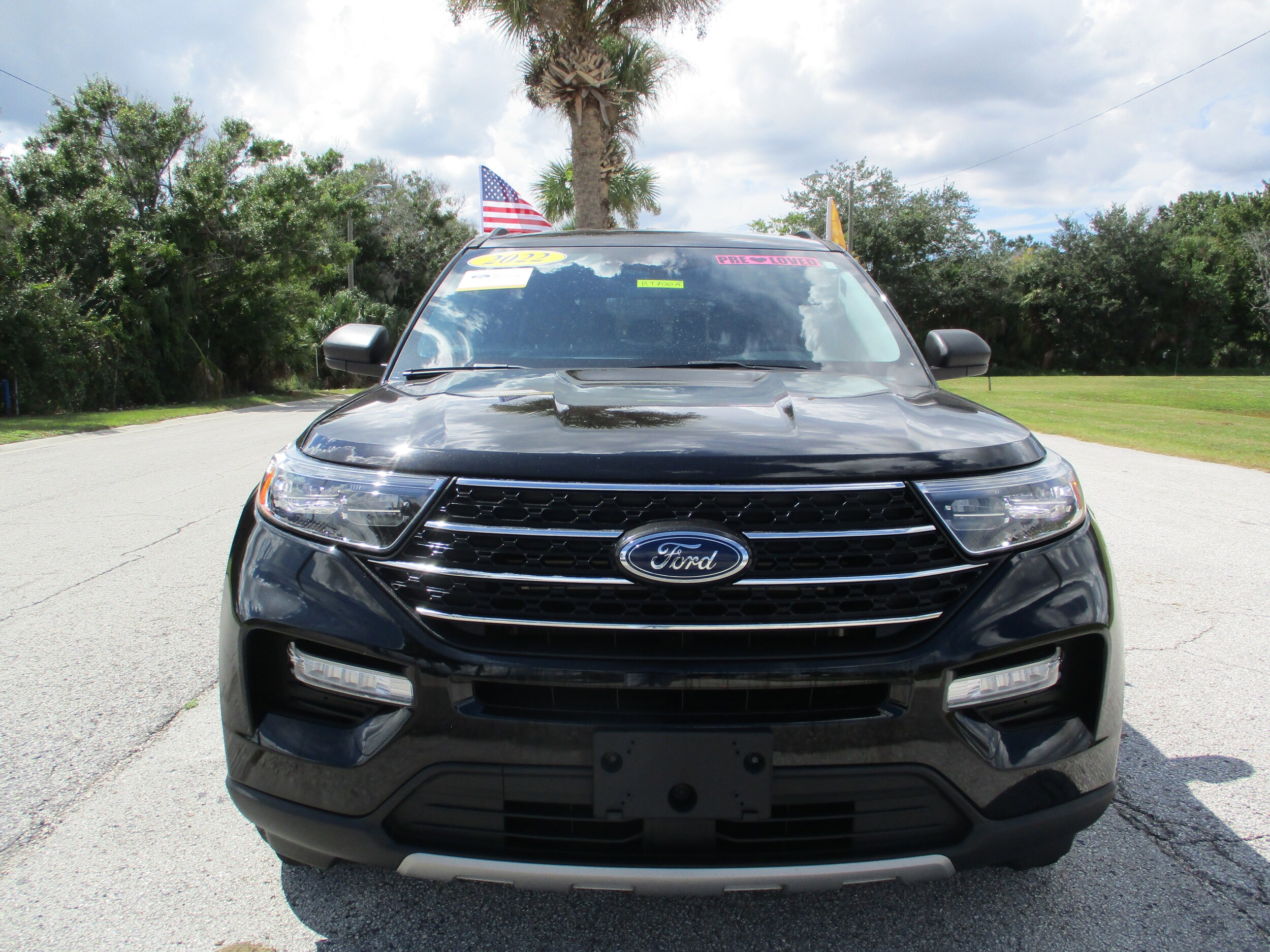 2022 Ford Explorer XLT photo 2