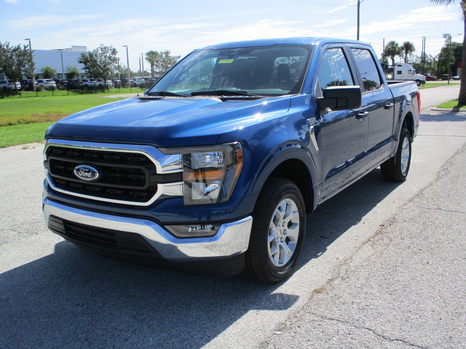2023 Ford F-150 XLT photo 3