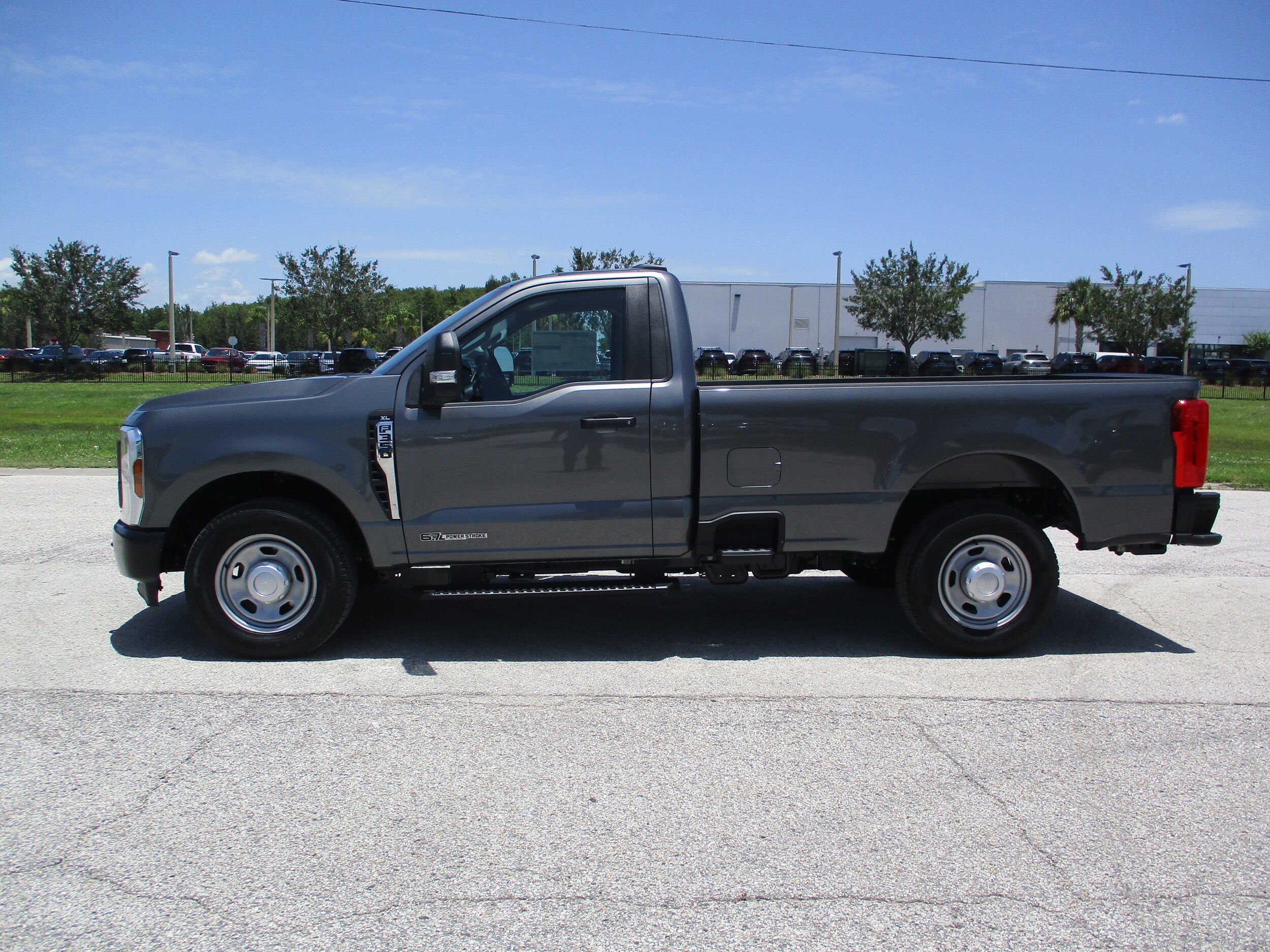 2025 Ford F-350 photo 4