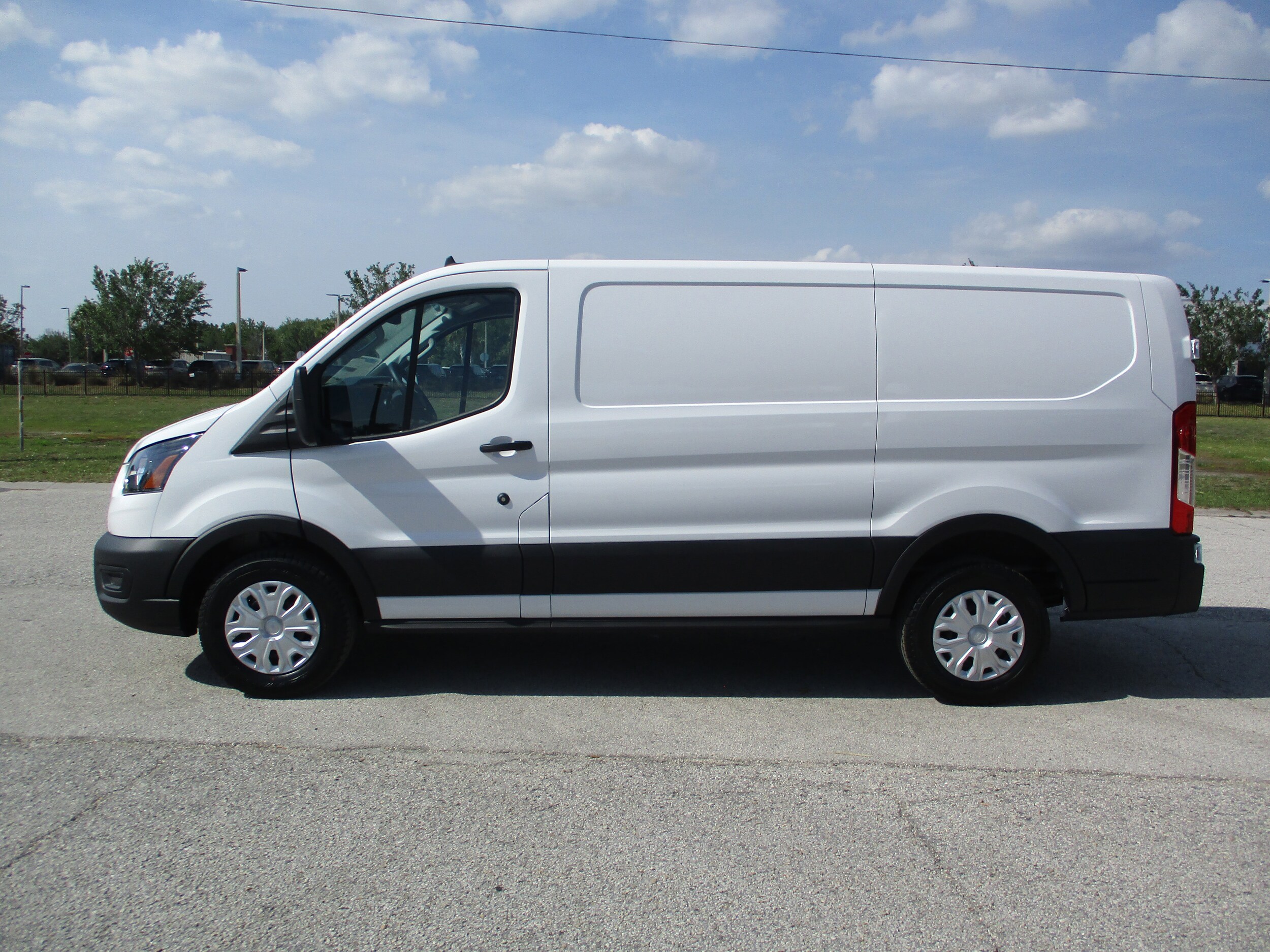 2025 Ford Transit Cargo Van photo 4