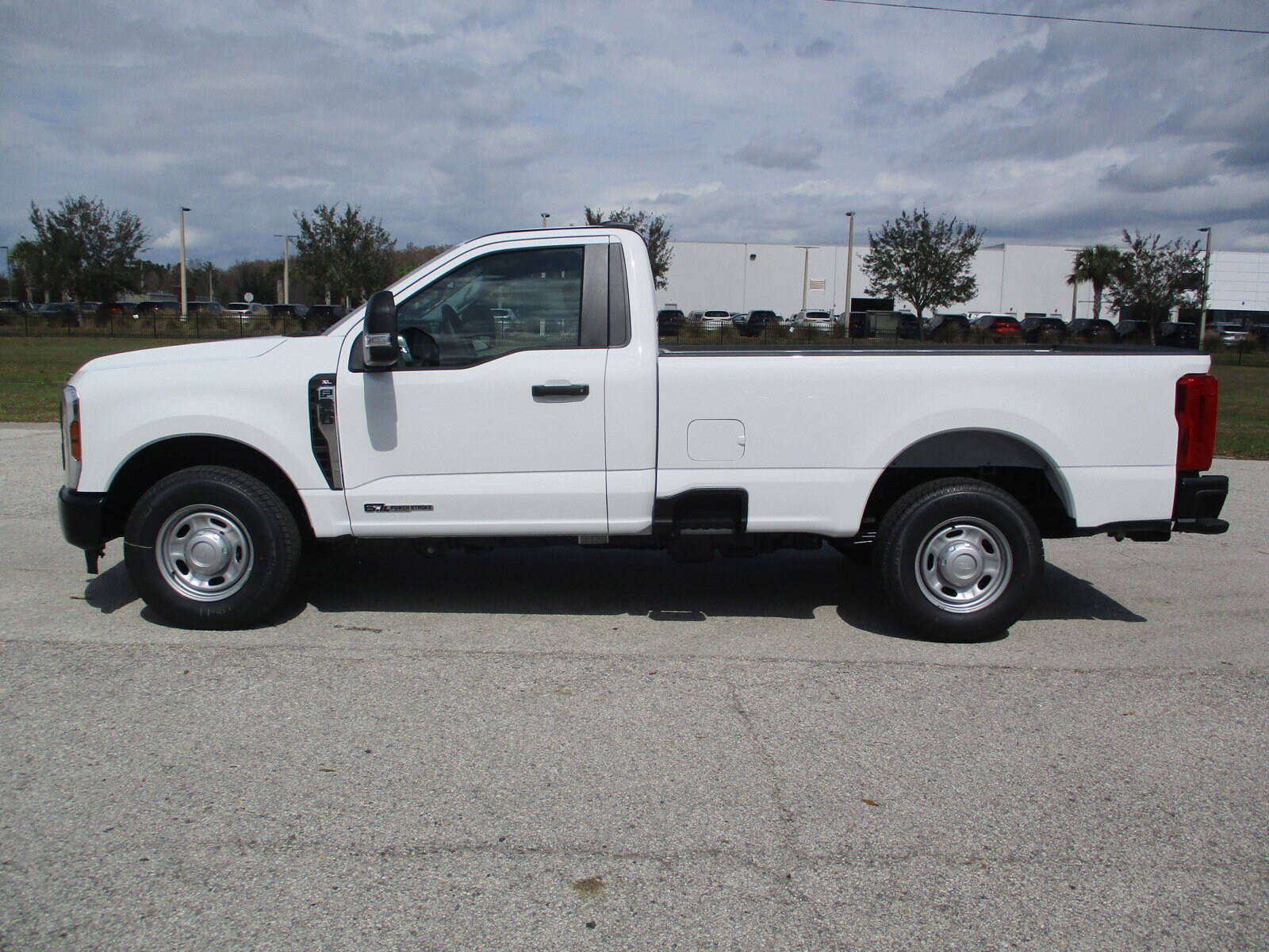 2025 Ford F-250 photo 4