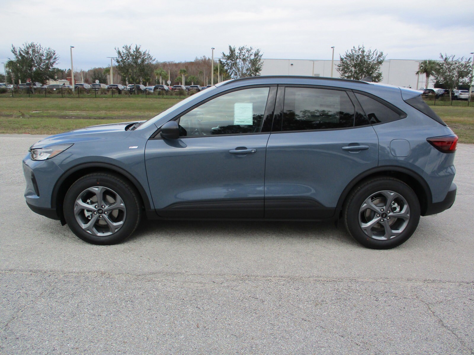 2025 Ford Escape ST-Line photo 4