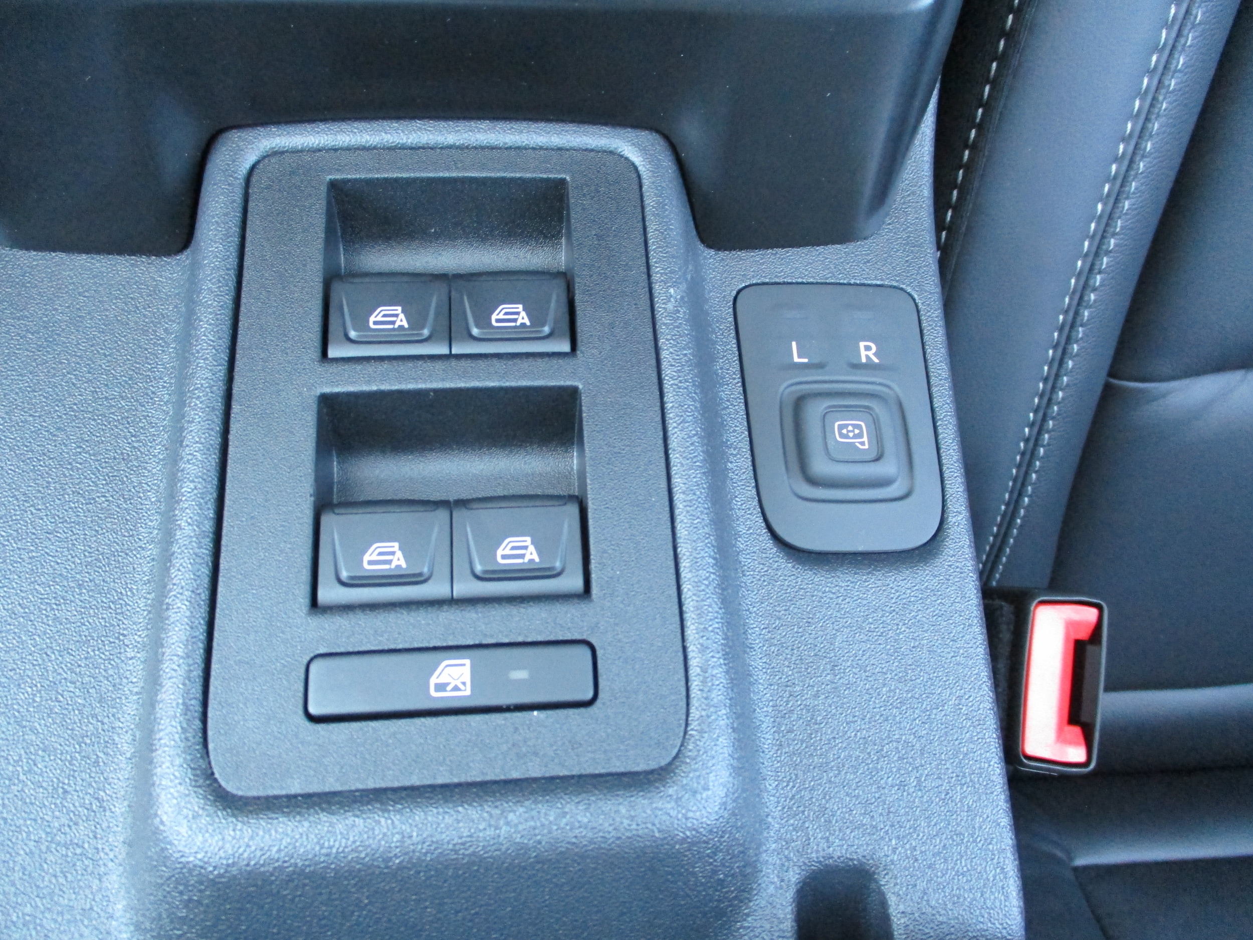2025 Ford Bronco 4-Door Outer Banks - Photo 13