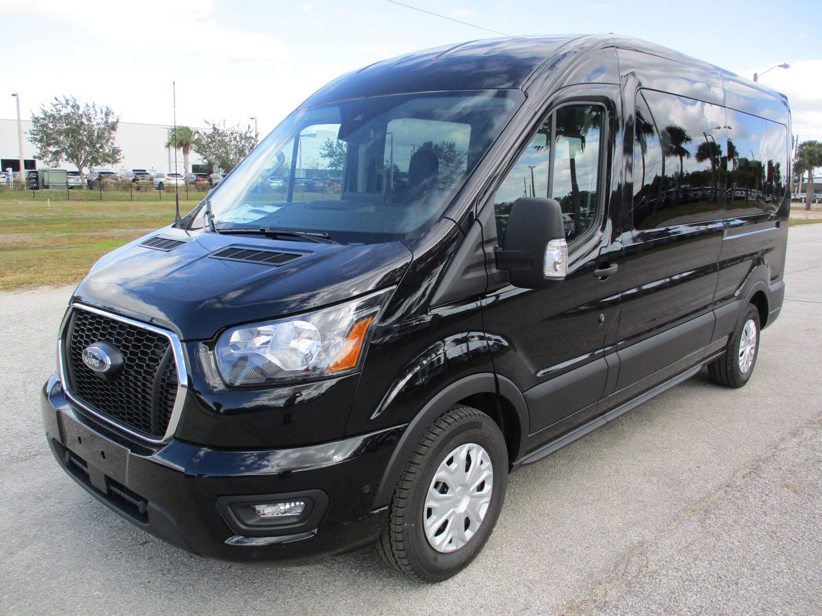 2024 Ford Transit Passenger Van XLT photo 3