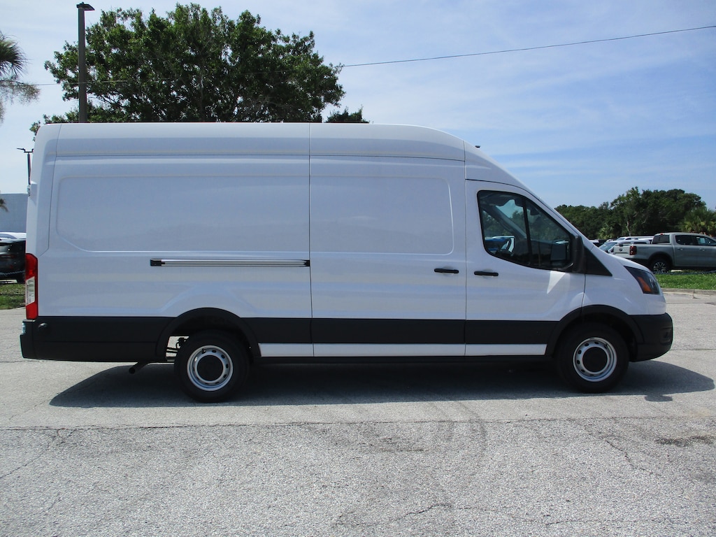 2025 Ford Transit Cargo Van photo 3